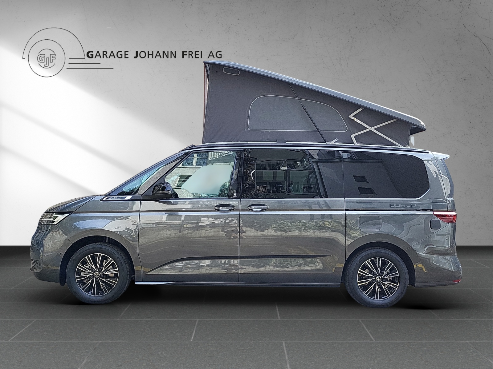 VW VW California Beach Tour Liberty eHybrid 245PS DSG 4Motion-showroom-element-1