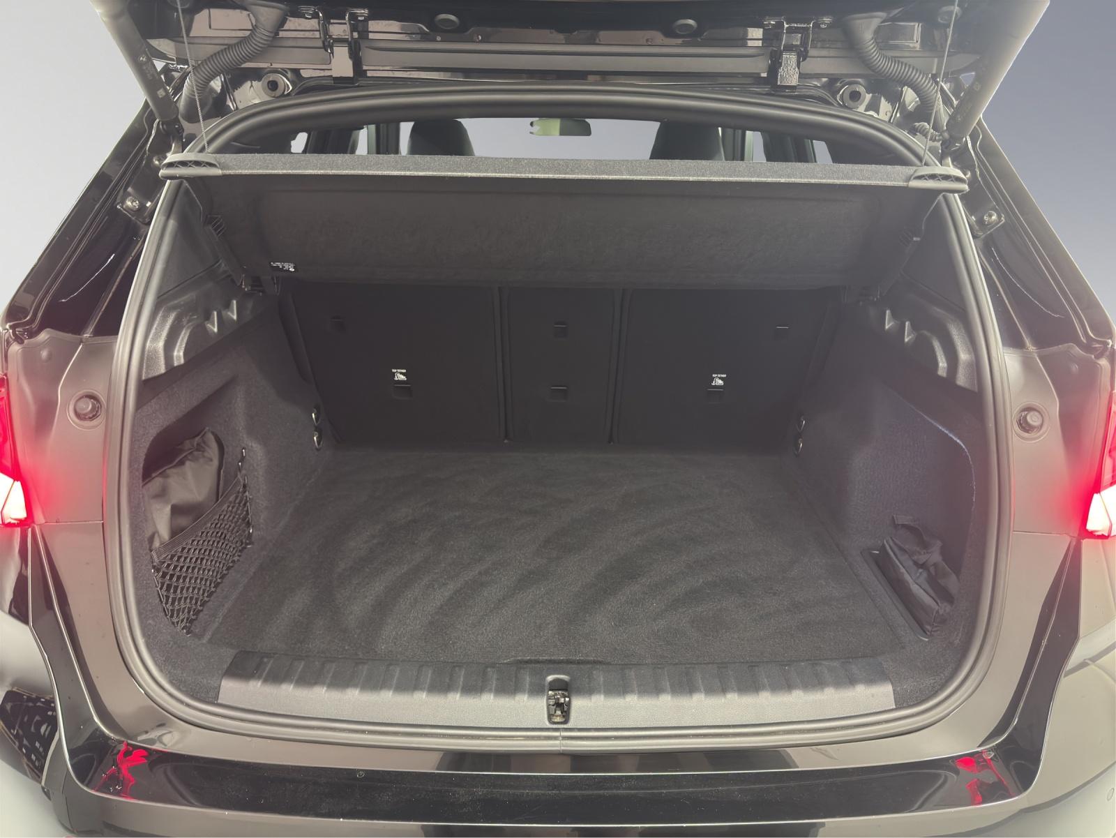 BMW X1 18i sDrive paddles-image-9