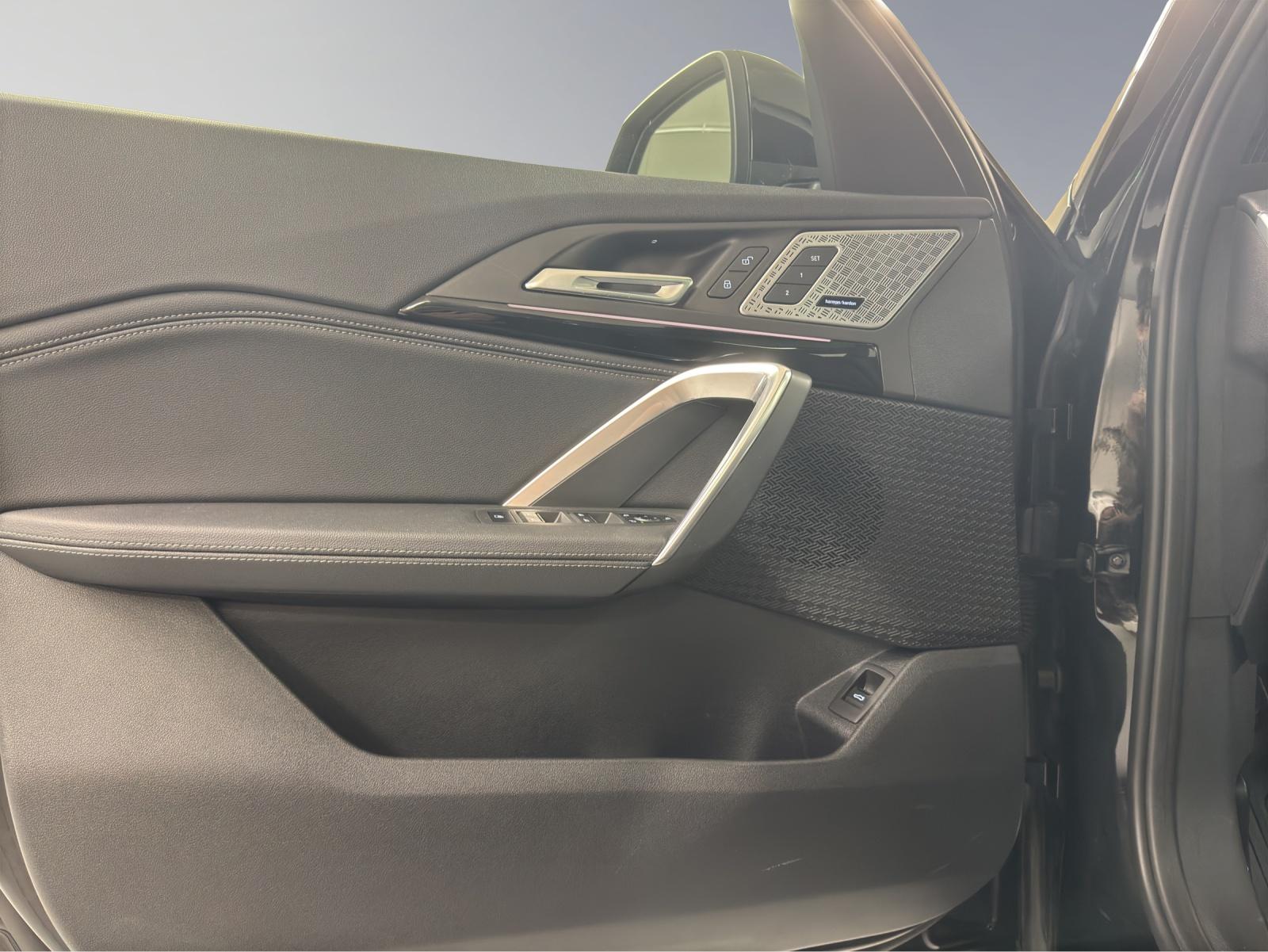 BMW X1 18i sDrive paddles-image-11