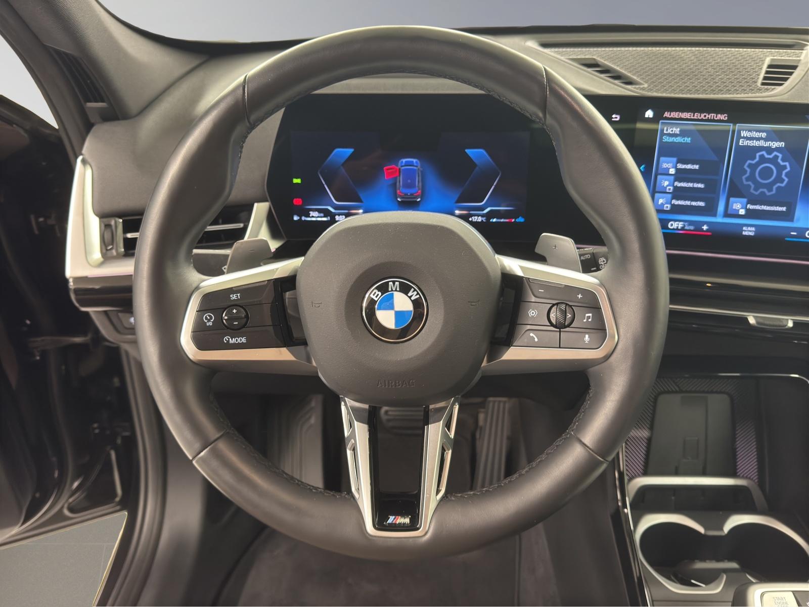BMW X1 18i sDrive paddles-image-13