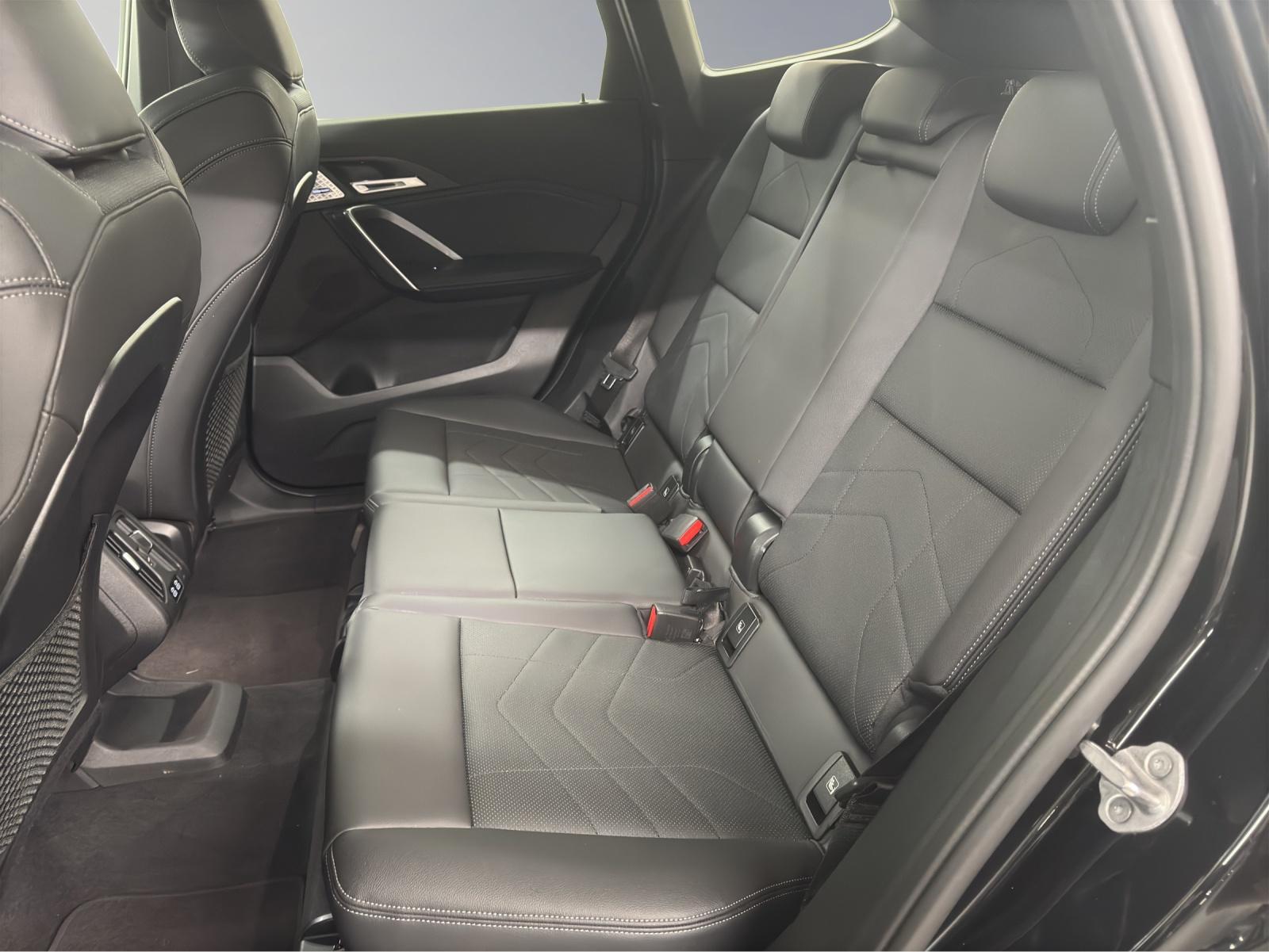 BMW X1 18i sDrive paddles-image-12