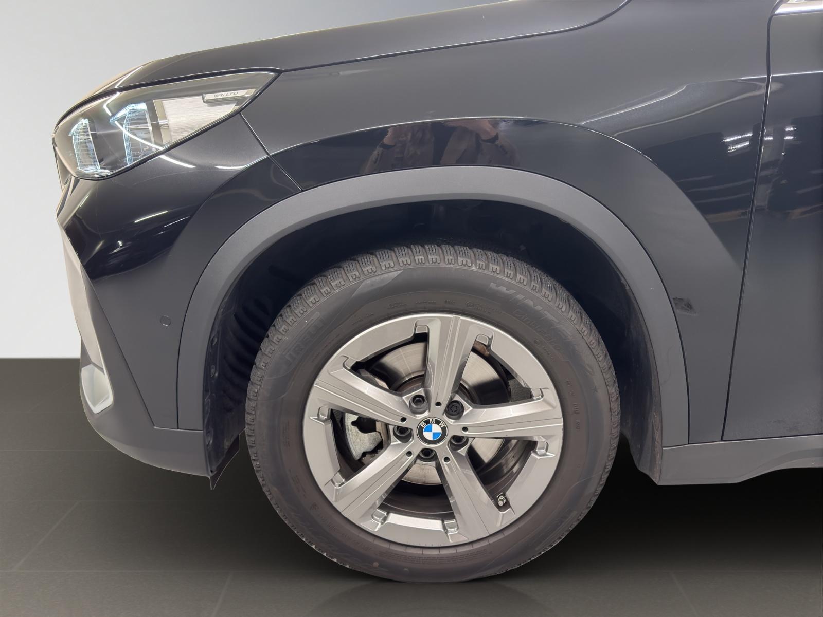 BMW X1 18i sDrive paddles-image-8