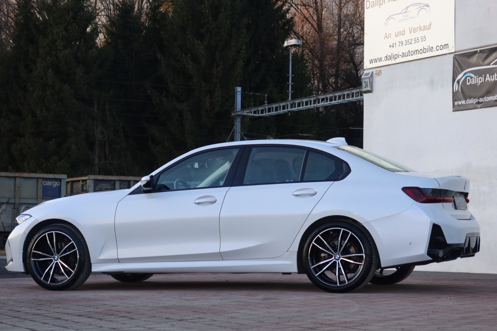 BMW 318i Steptronic M Sport-image-4