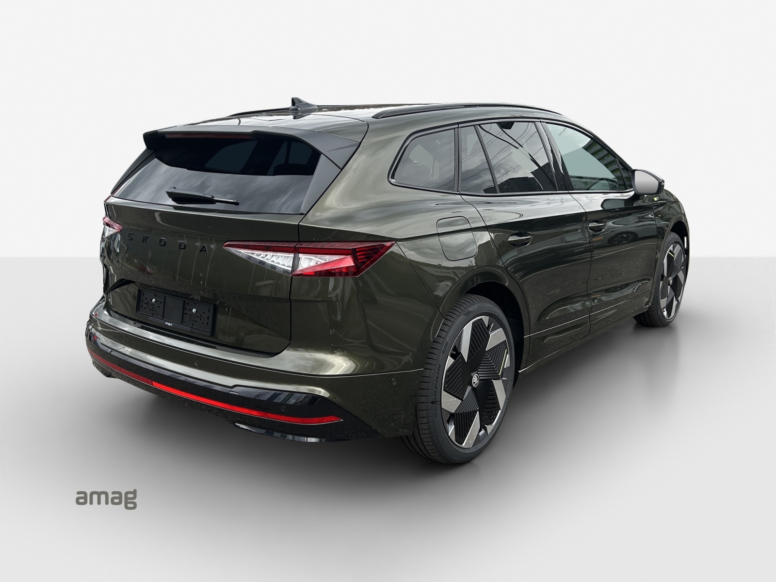 SKODA Enyaq 4x4 RS-image-4