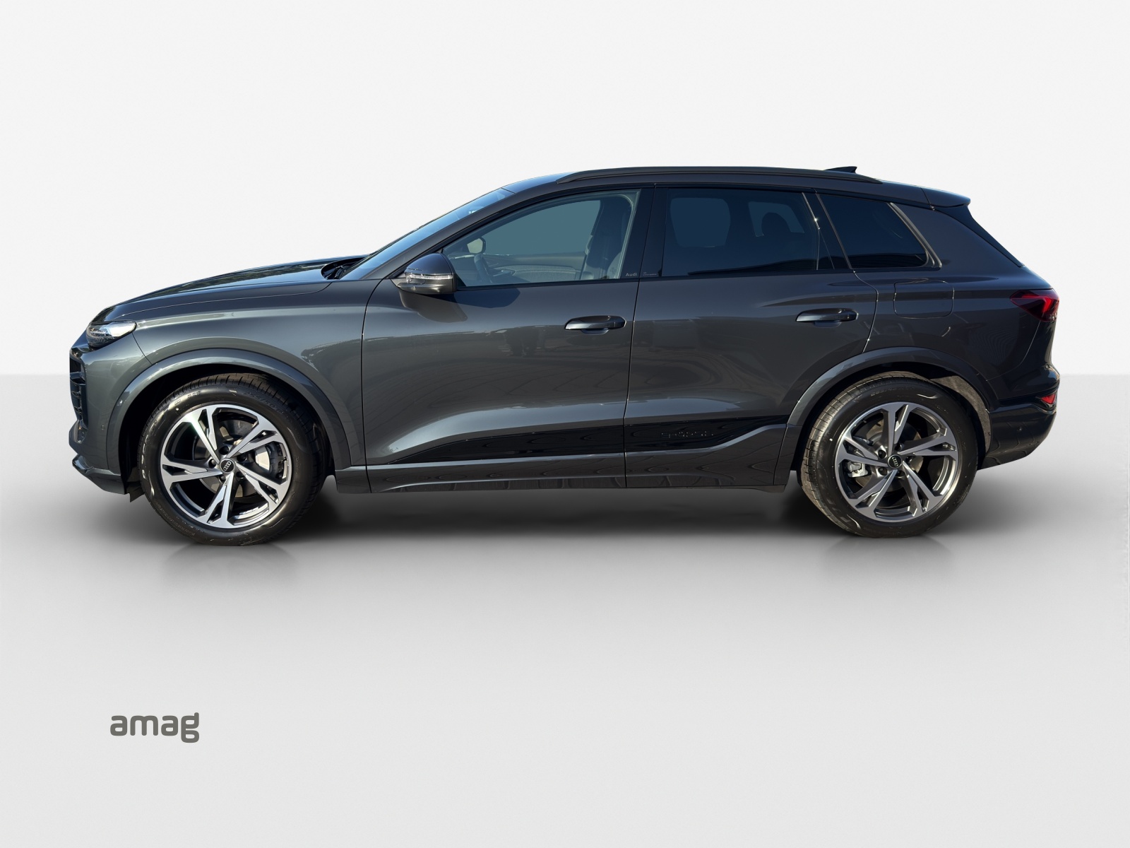 AUDI Q6 e-tron quattro-image-1