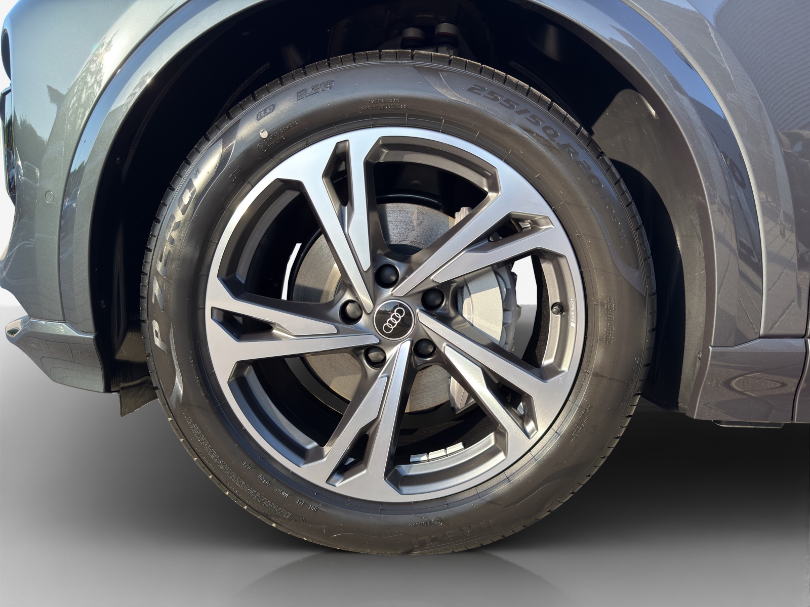 AUDI Q6 e-tron quattro-image-13