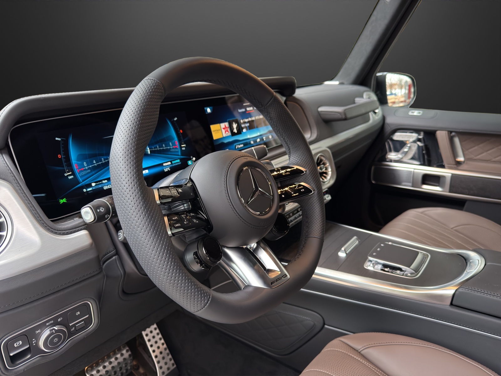MERCEDES-BENZ G 63 AMG 9G-Tronic-image-11