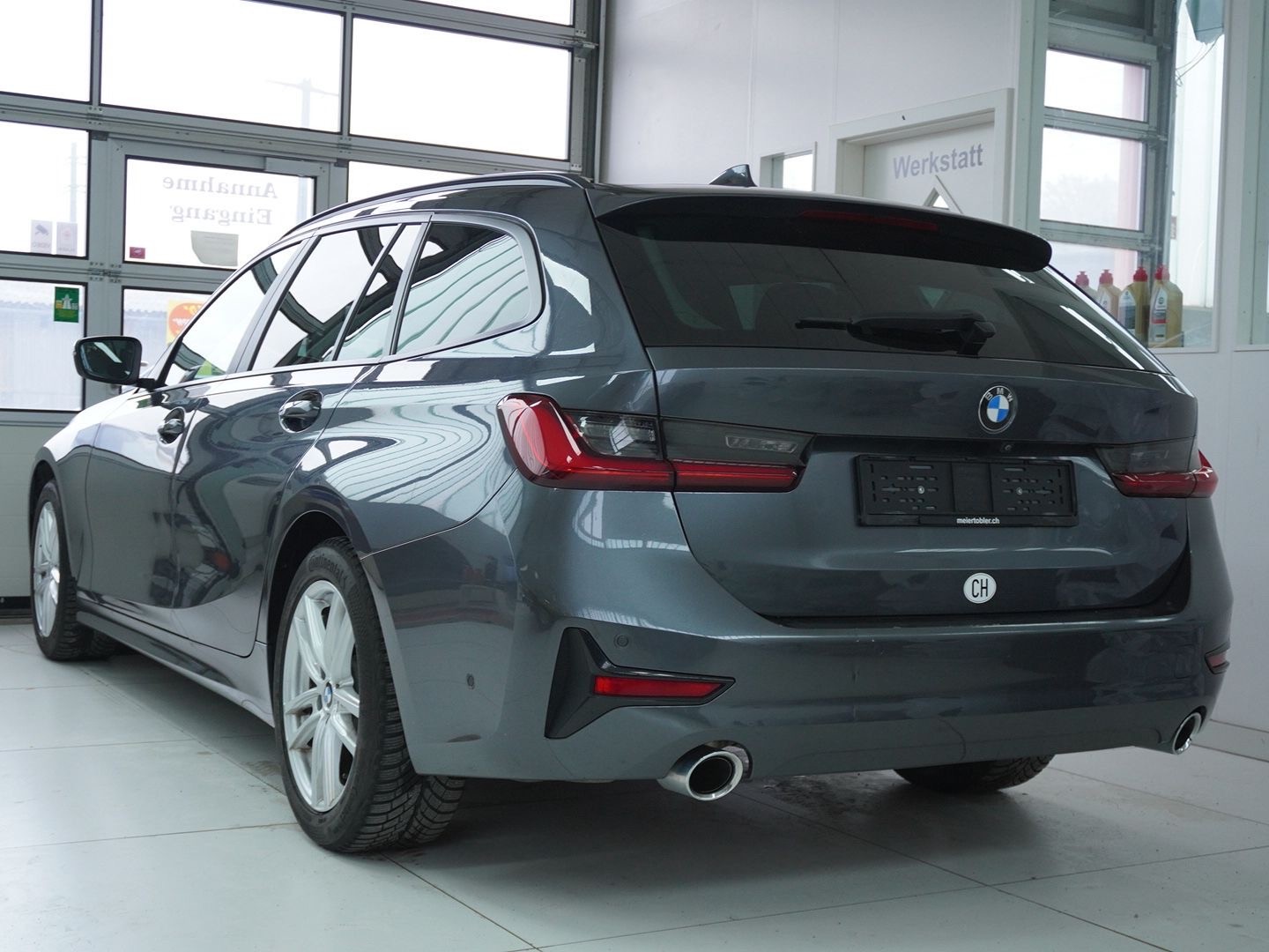 BMW 320d xDrive 48V Touring Steptronic-image-1