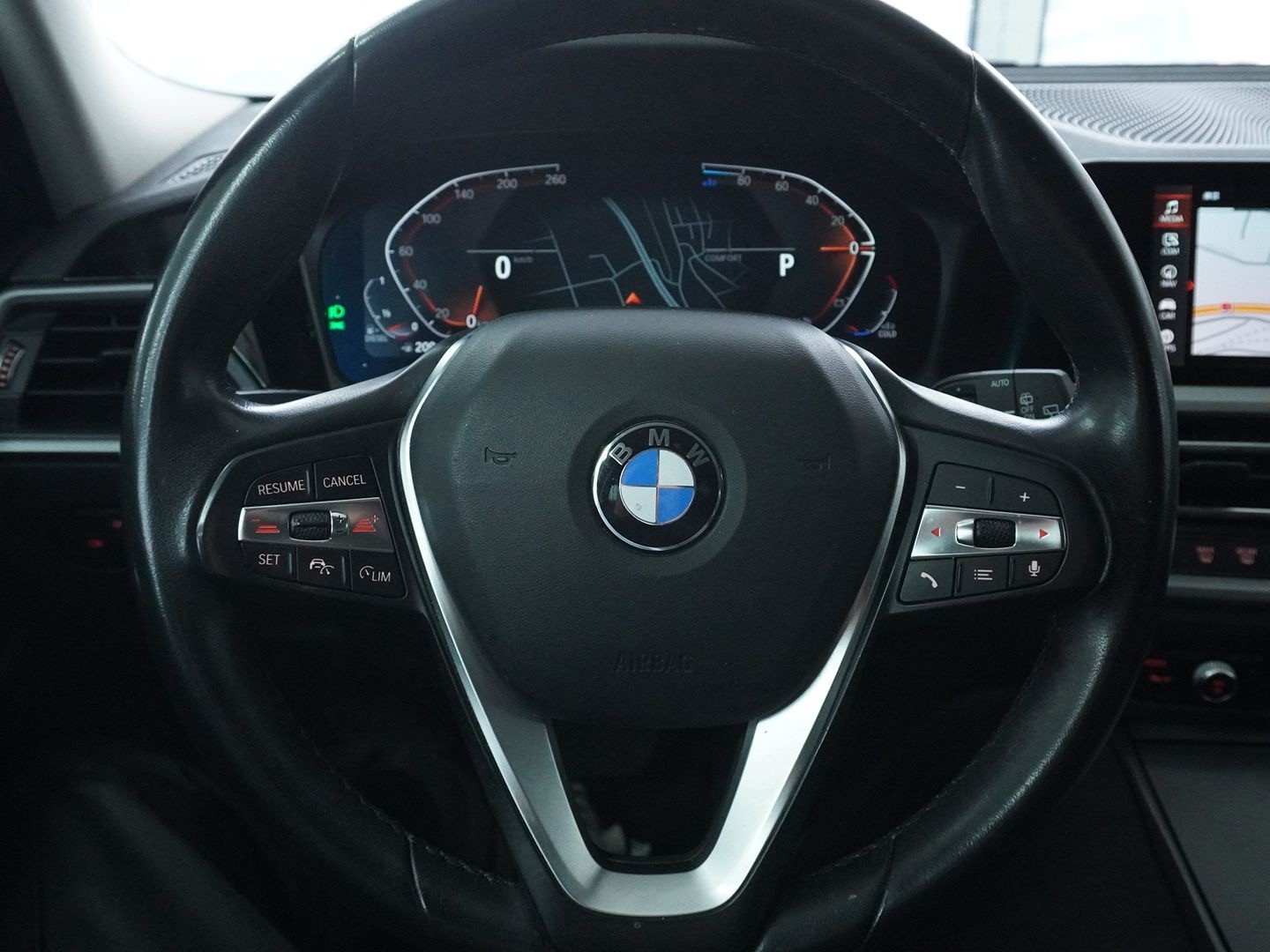 BMW 320d xDrive 48V Touring Steptronic-image-8