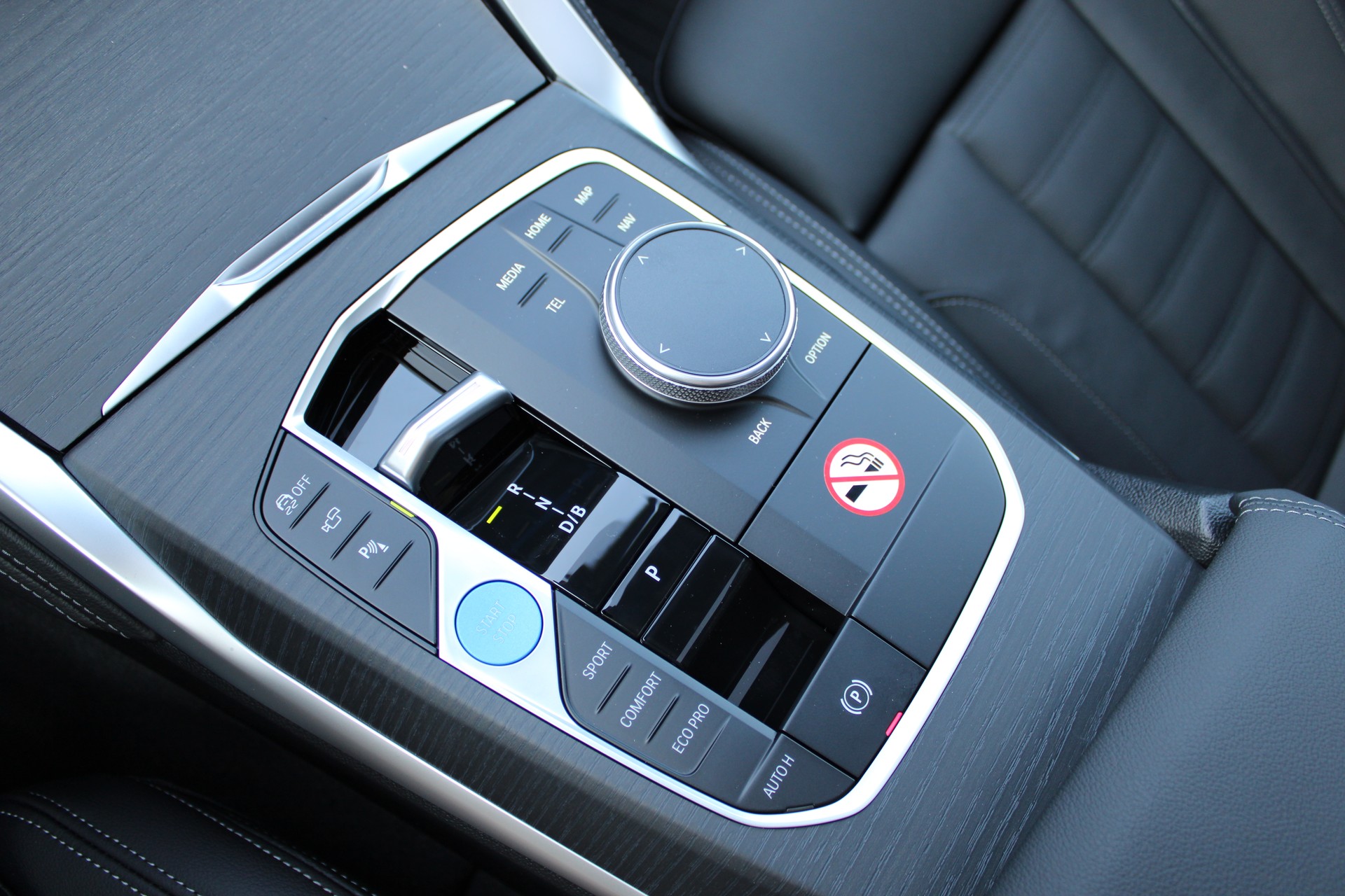 BMW i4 xDrive 40 M Sport Pro-image-11