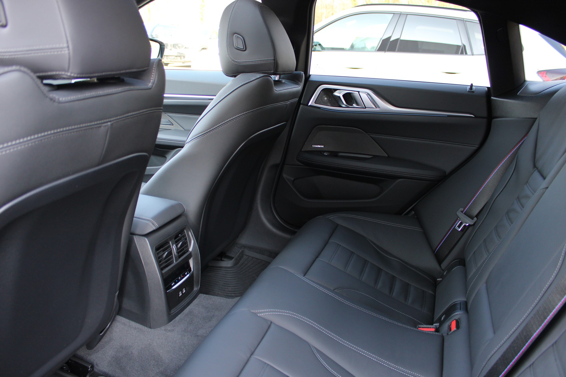 BMW i4 xDrive 40 M Sport Pro-image-14