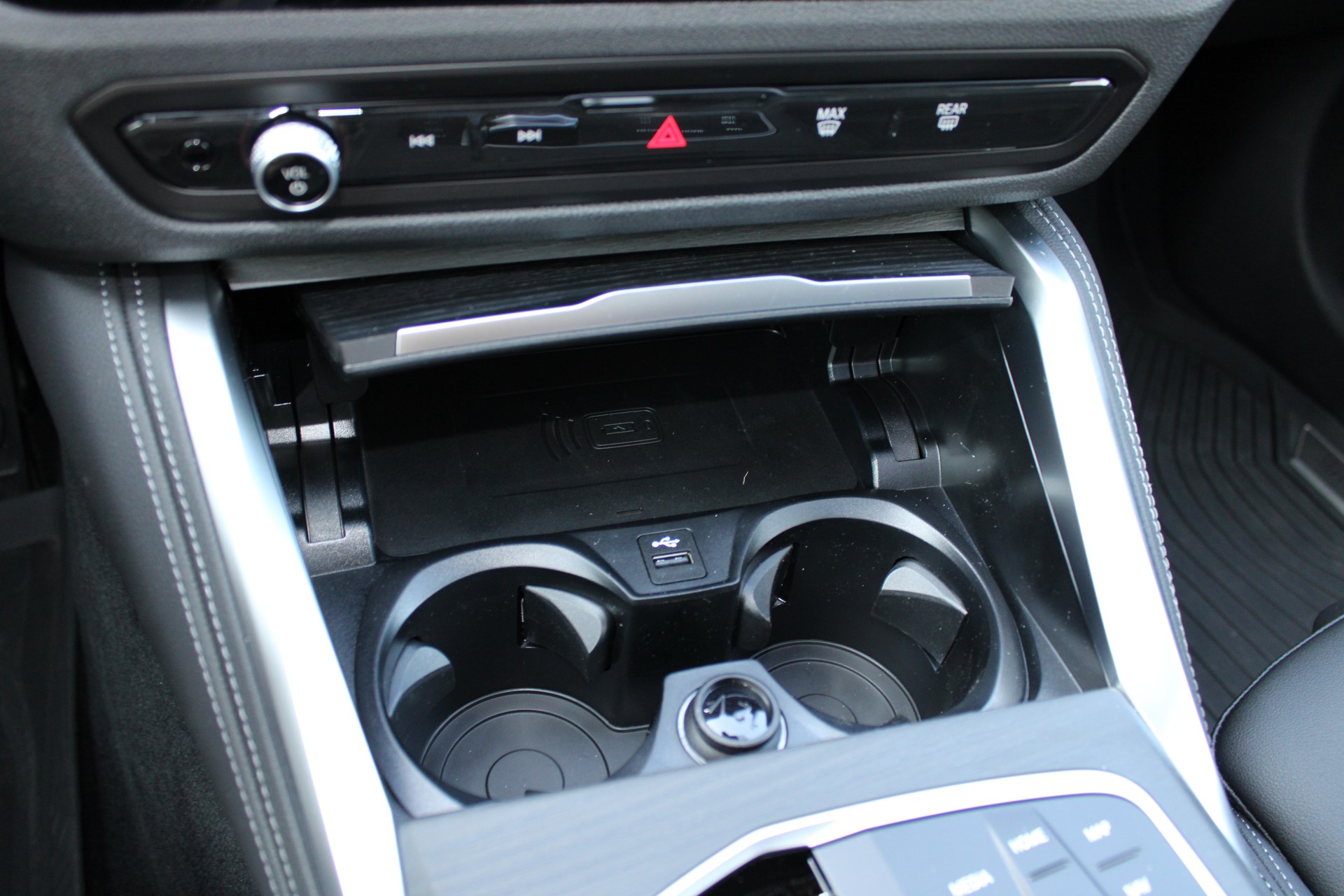BMW i4 xDrive 40 M Sport Pro-image-12