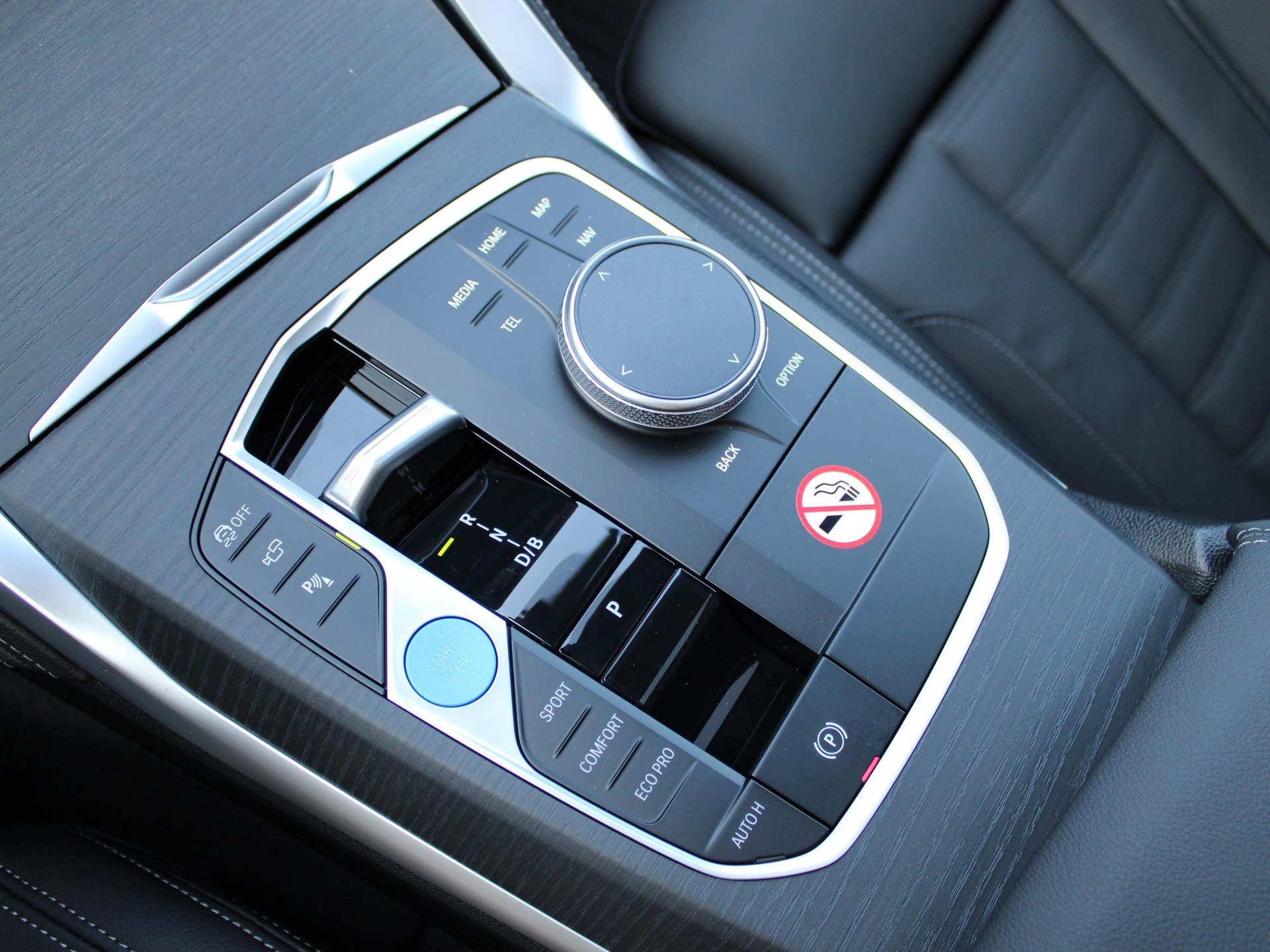 BMW i4 xDrive 40 M Sport Pro-image-12