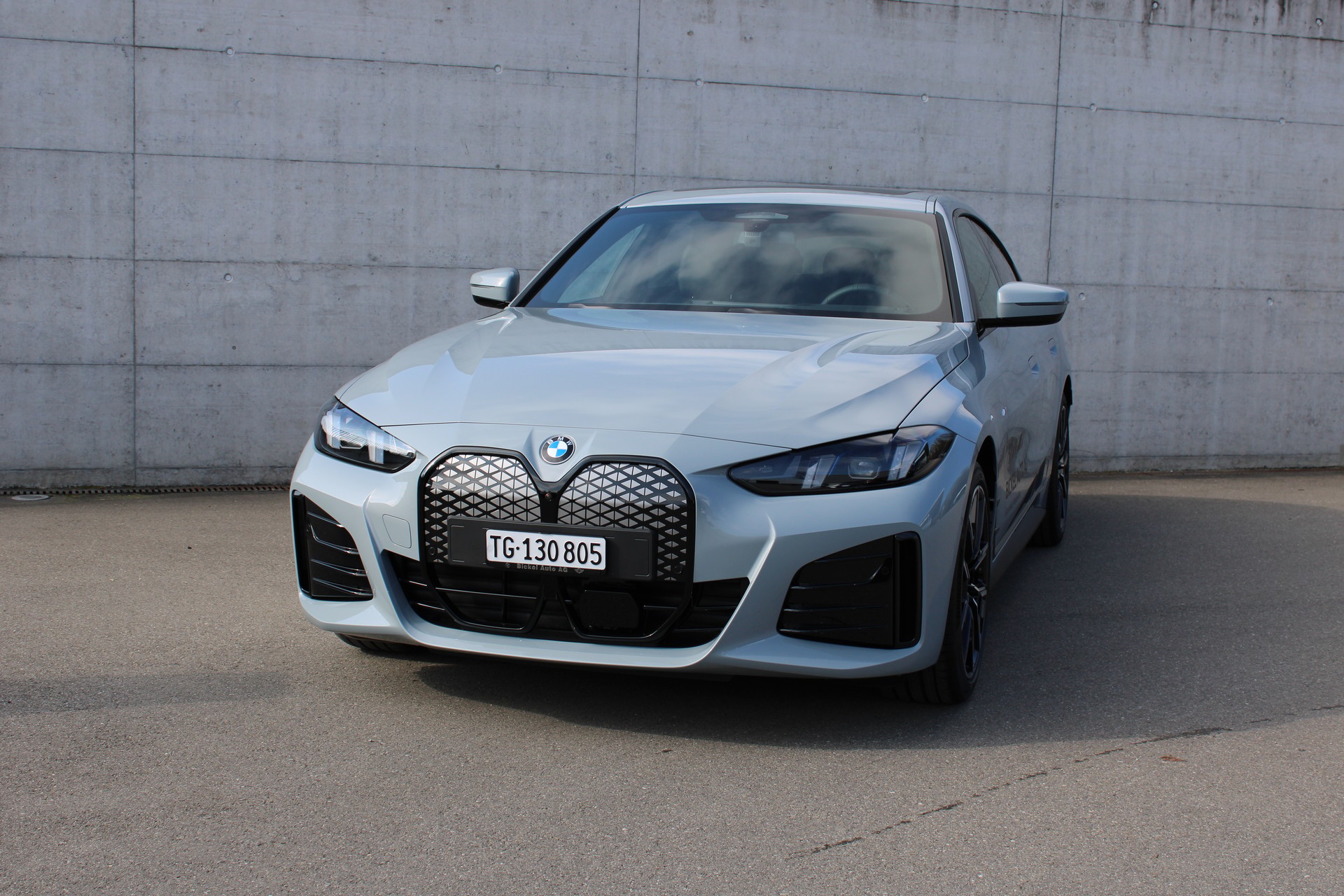 BMW i4 xDrive 40 M Sport Pro-image-1