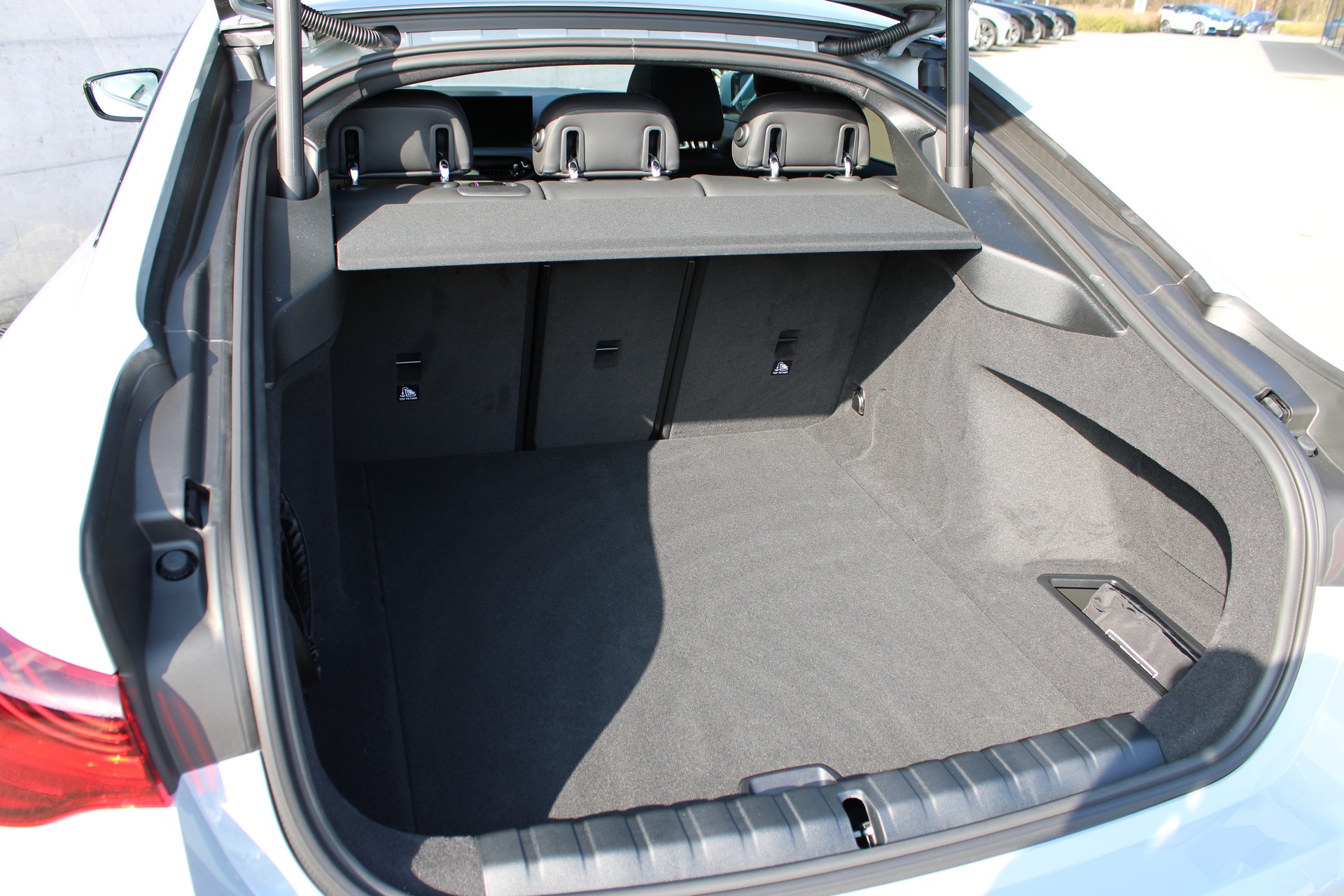 BMW i4 xDrive 40 M Sport Pro-image-16
