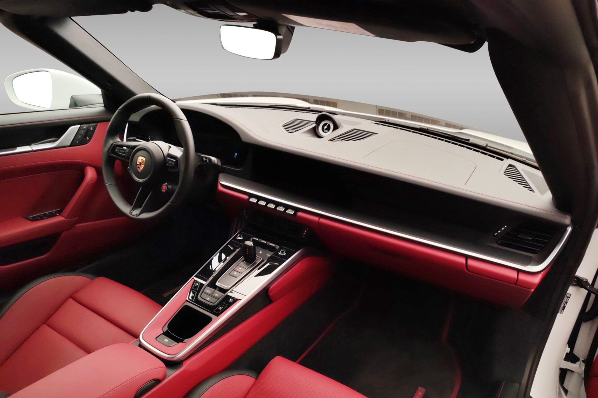 PORSCHE 911 Carrera GTS-image-13