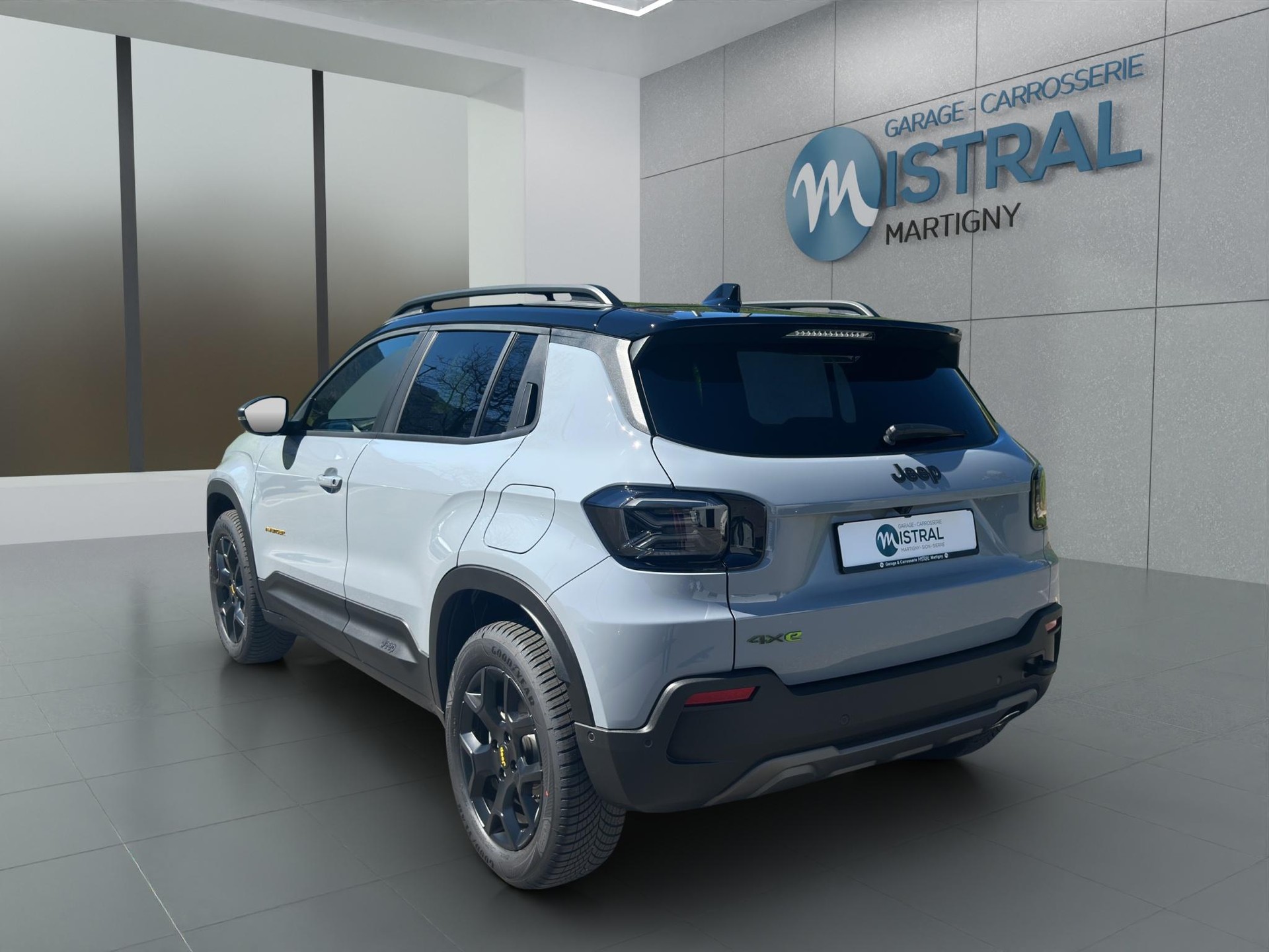 JEEP Avenger 1.2 MHEV The North Face 4xe-image-2