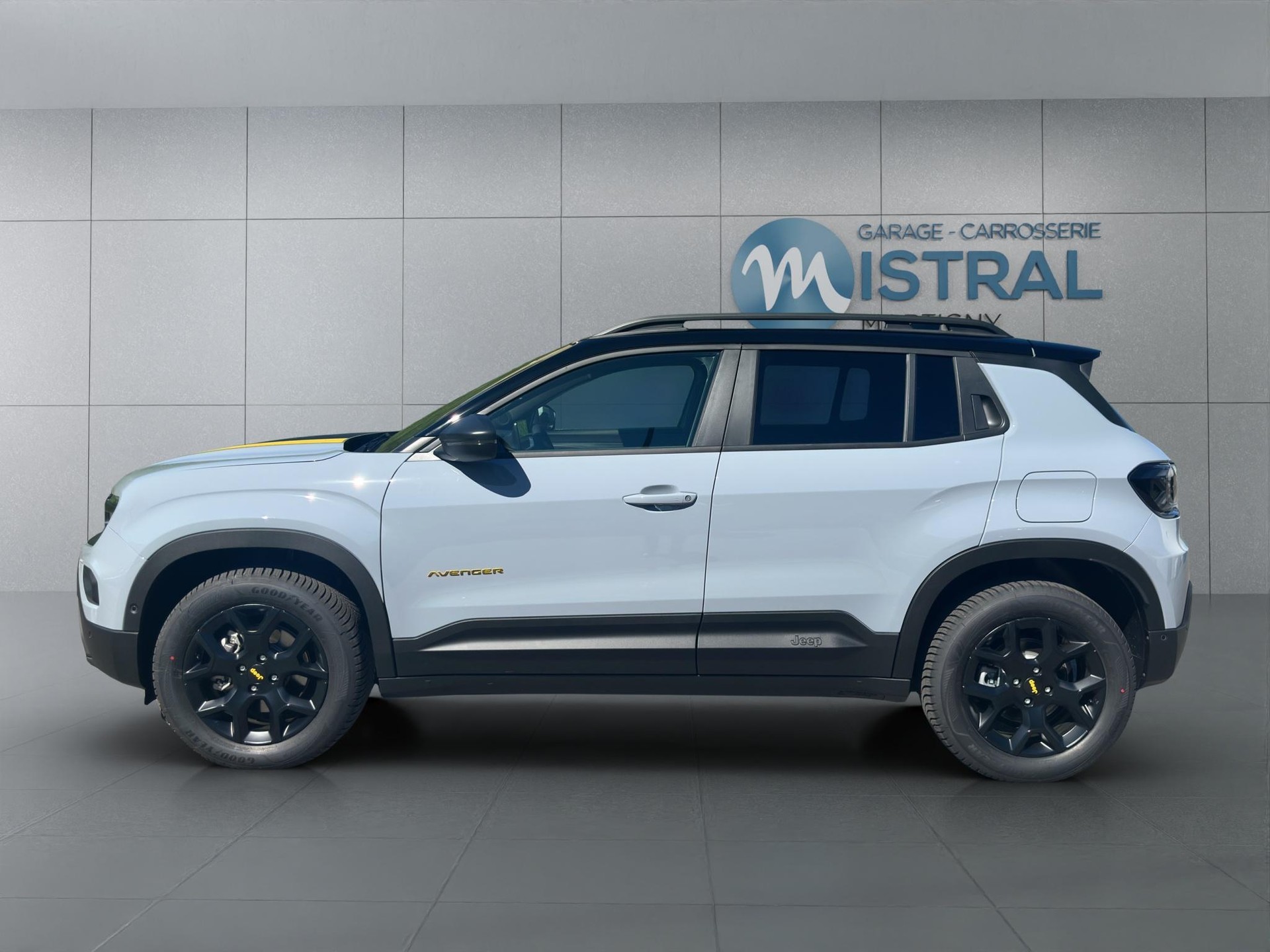 JEEP Avenger 1.2 MHEV The North Face 4xe-image-1