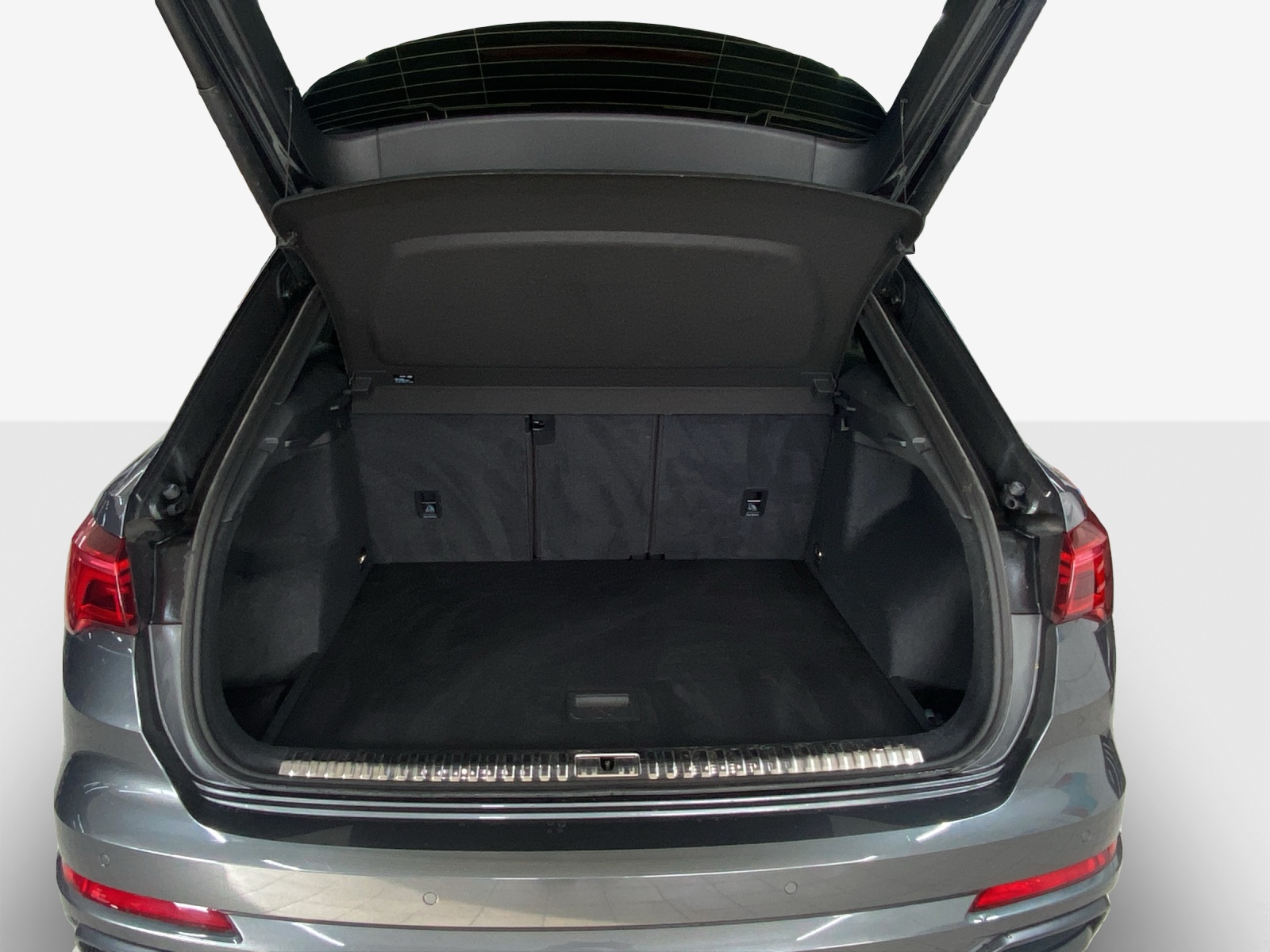 AUDI Q3 35 TFSI S line Attraction S-tronic-image-12