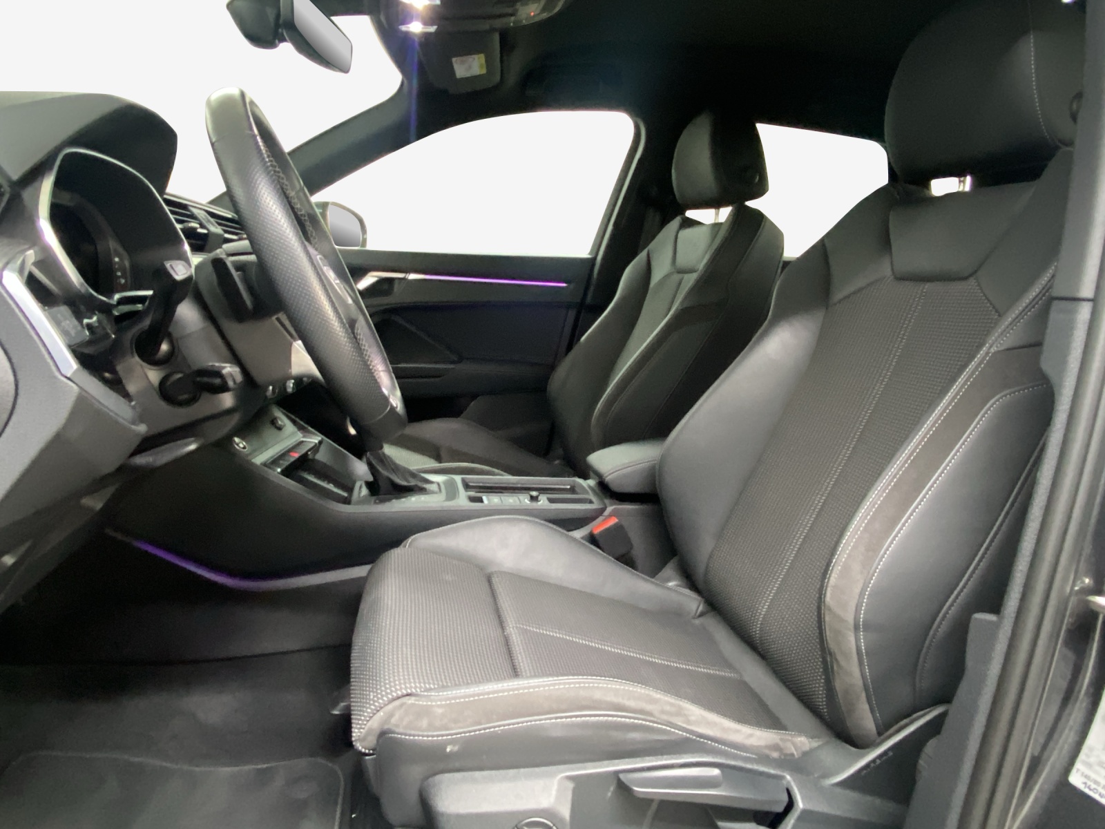 AUDI Q3 35 TFSI S line Attraction S-tronic-image-7