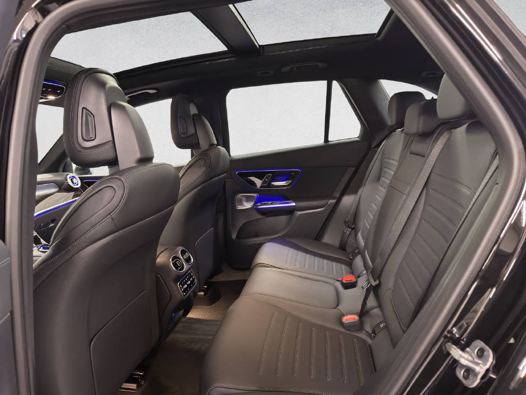 MERCEDES-BENZ GLC 220 d AMG Line 4Matic-image-12