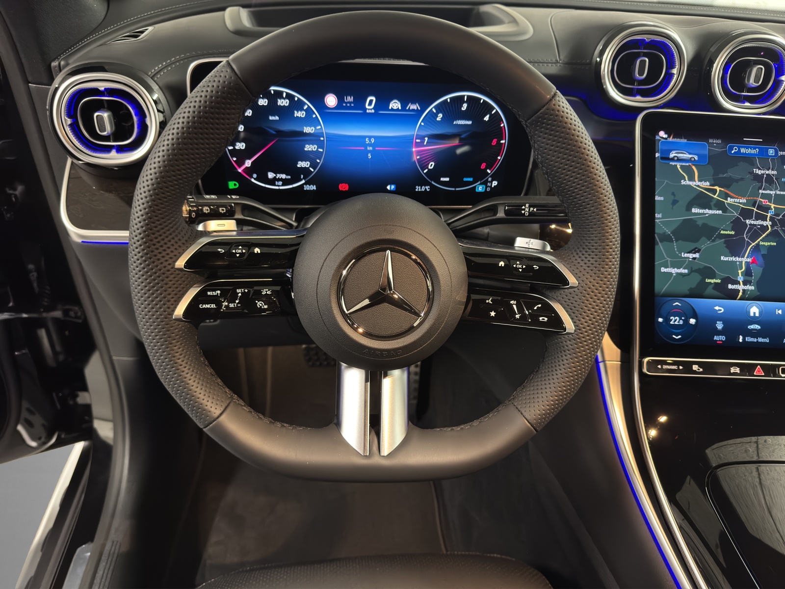 MERCEDES-BENZ GLC 220 d AMG Line 4Matic-image-12