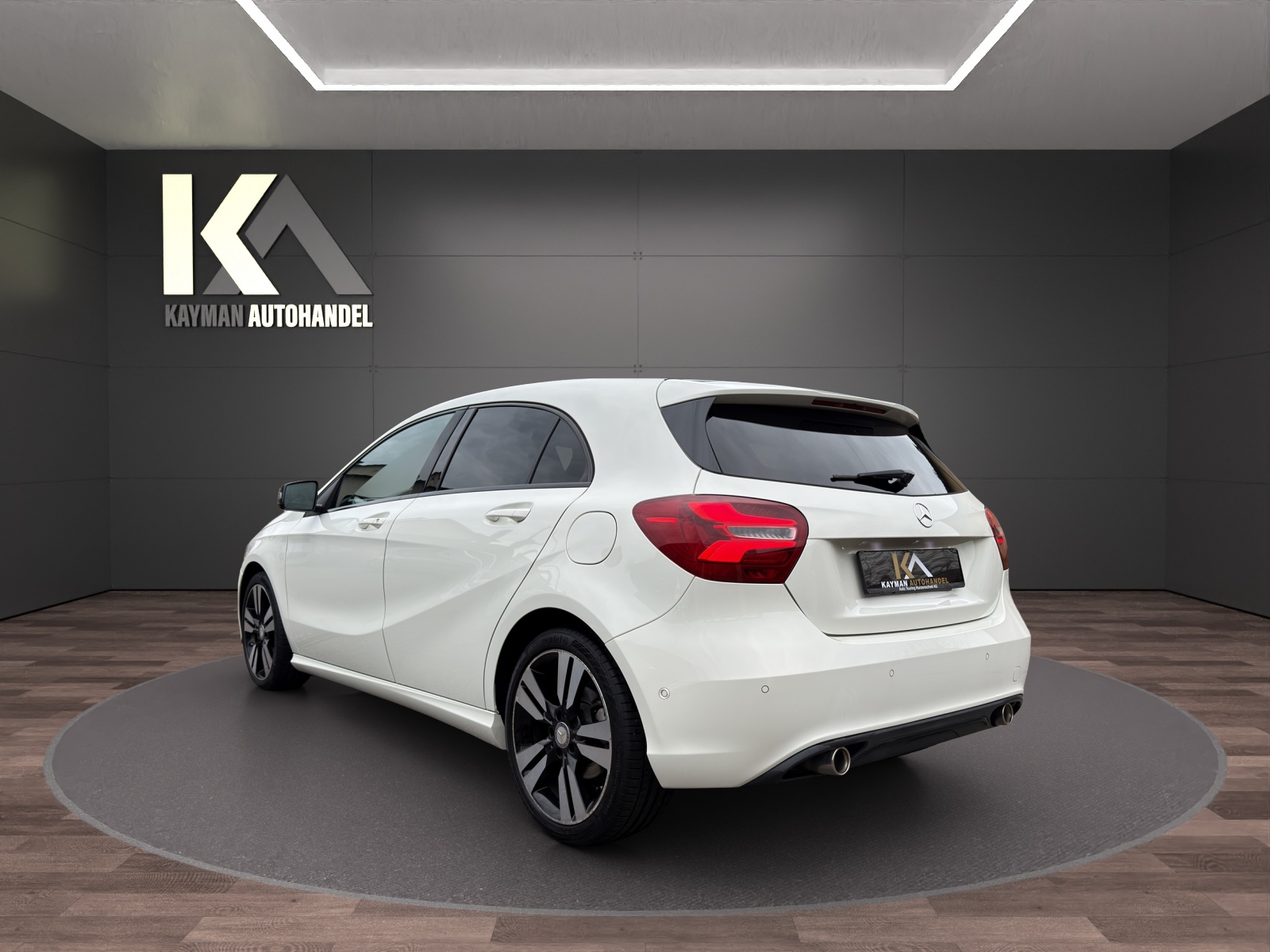 MERCEDES-BENZ A 180 Night Star 7G-DCT Ab MFK | Top Angebot inkl Garantie-image-2