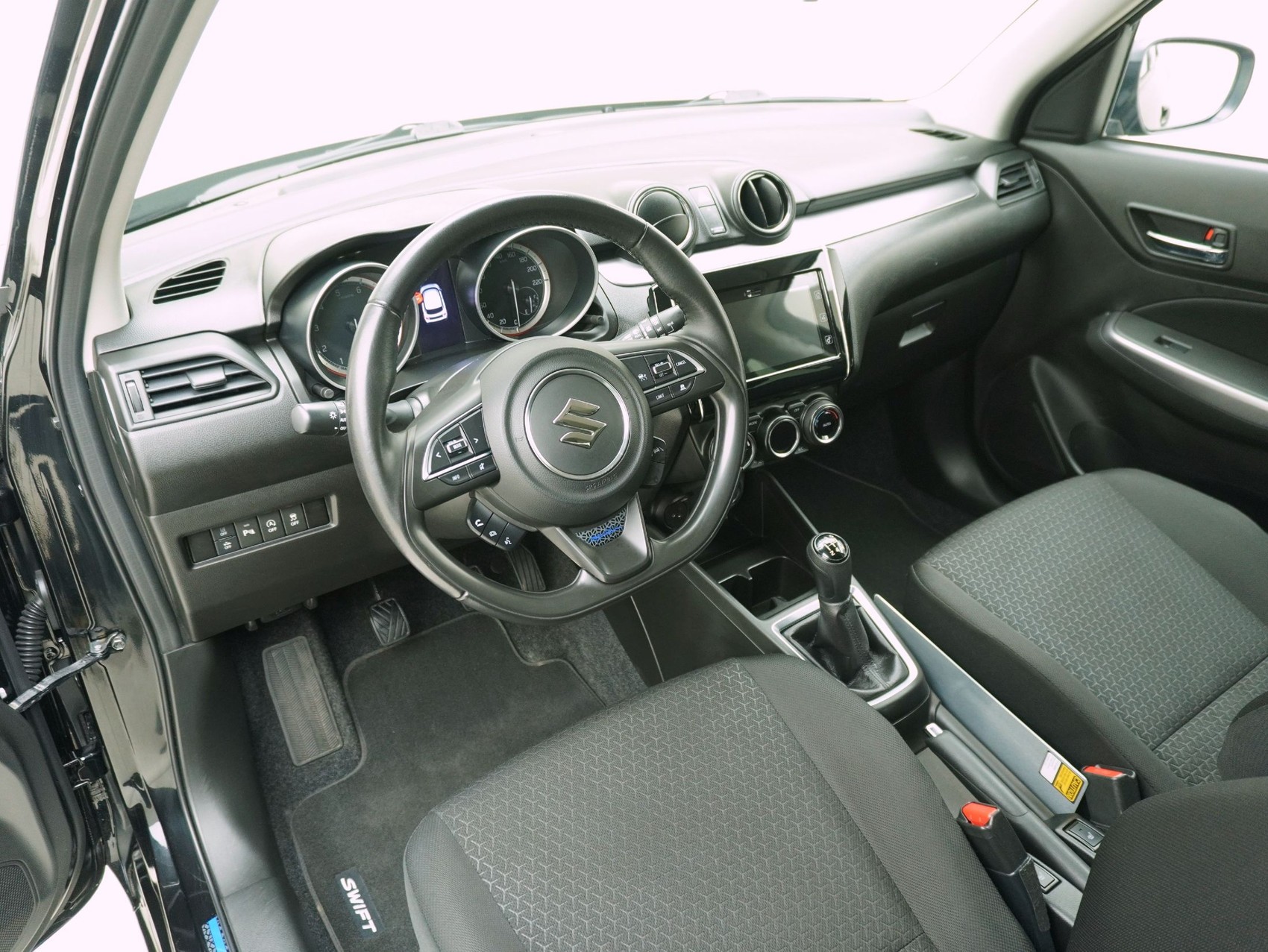 SUZUKI Swift 1.2 Piz Sulai Top Hybrid 4x4-image-9
