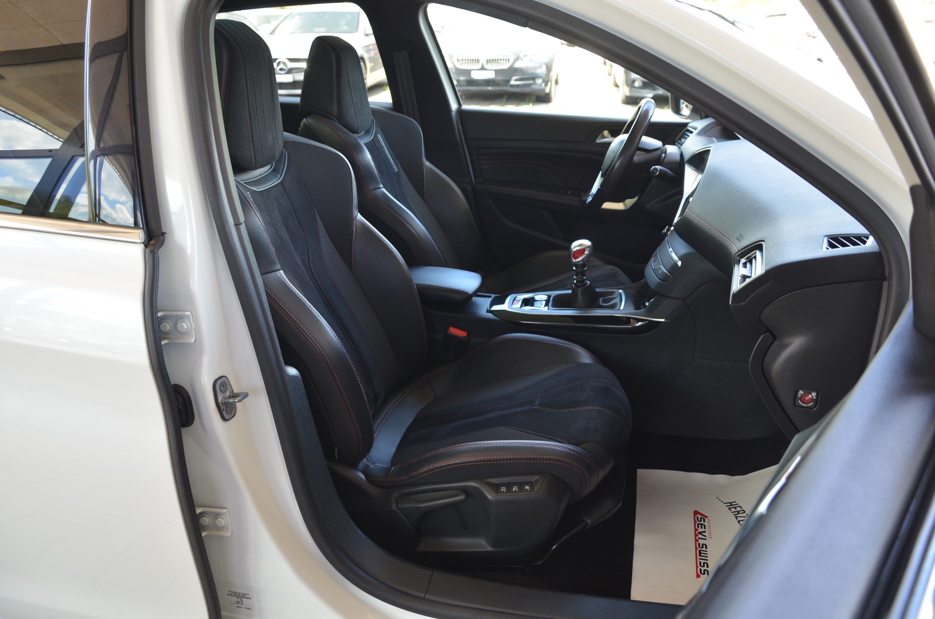 PEUGEOT 308 1.6 GTi*Ab MFK 16.02.2026, 1 Jahr oder 20000km Garantie auf Motor und Getriebe*-image-14