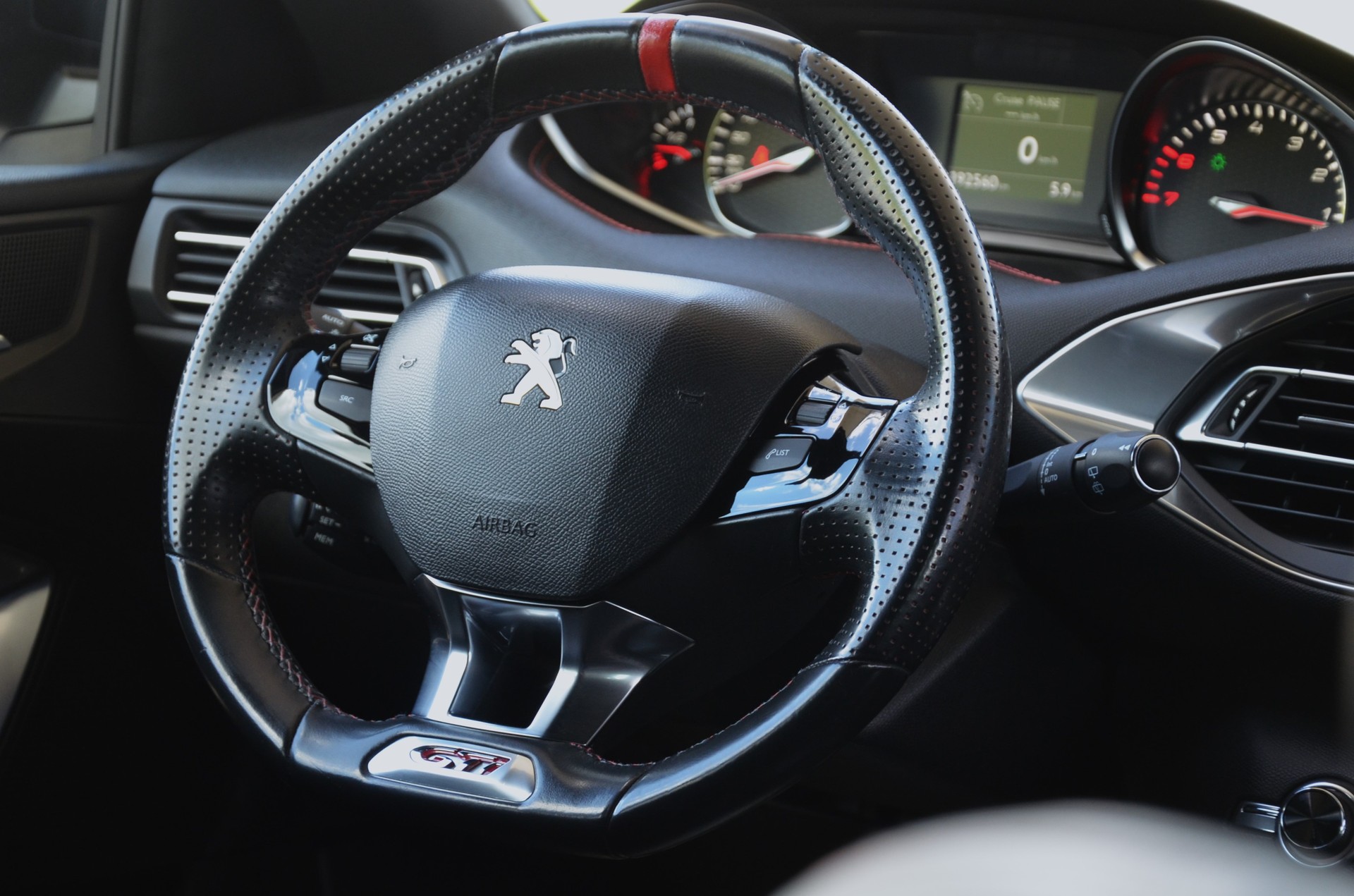 PEUGEOT 308 1.6 GTi*Ab MFK 16.02.2026, 1 Jahr oder 20000km Garantie auf Motor und Getriebe*-image-18