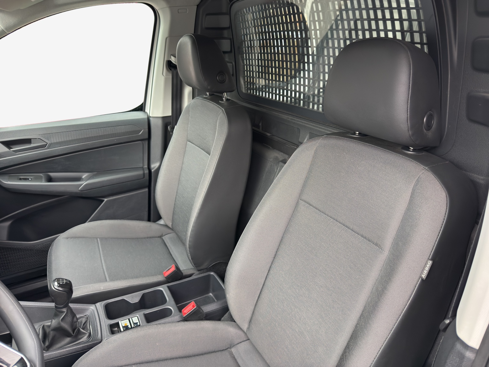 VW Caddy Cargo 2.0TDI 4Motion-image-13