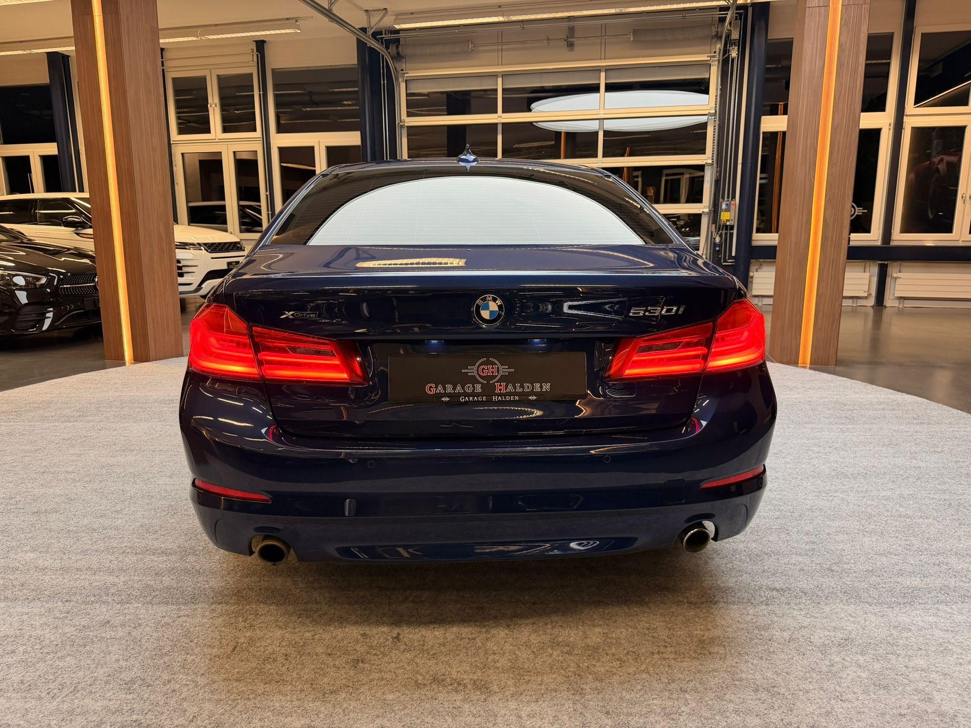 BMW 530i xDrive-image-6