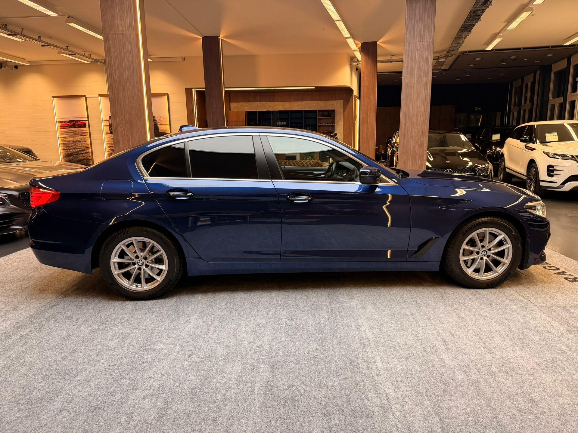 BMW 530i xDrive-image-9