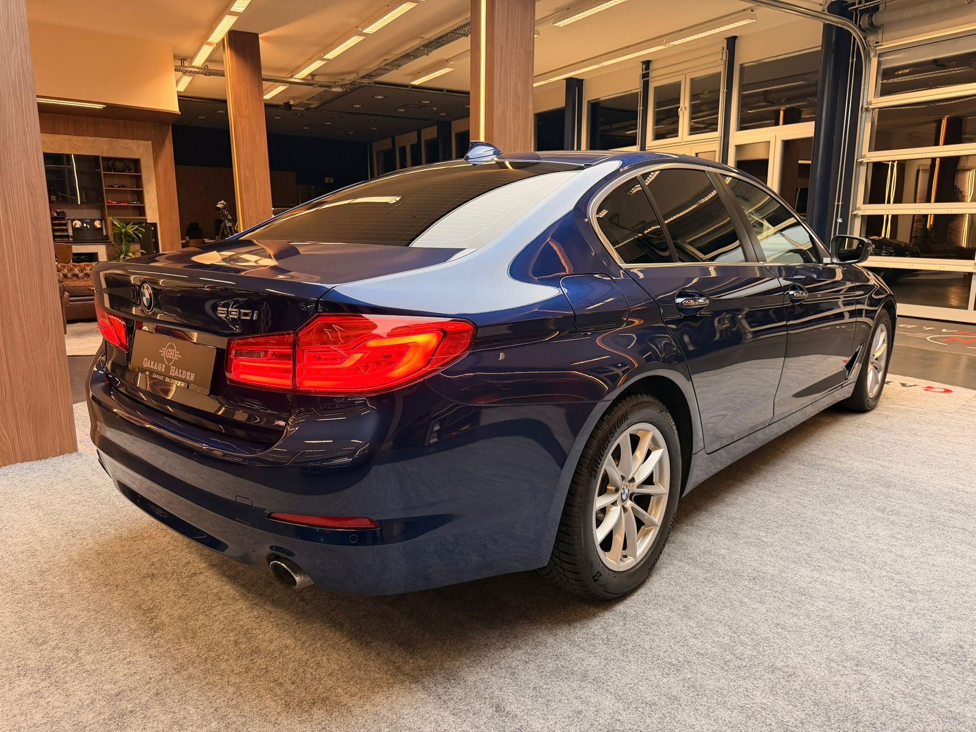 BMW 530i xDrive-image-8