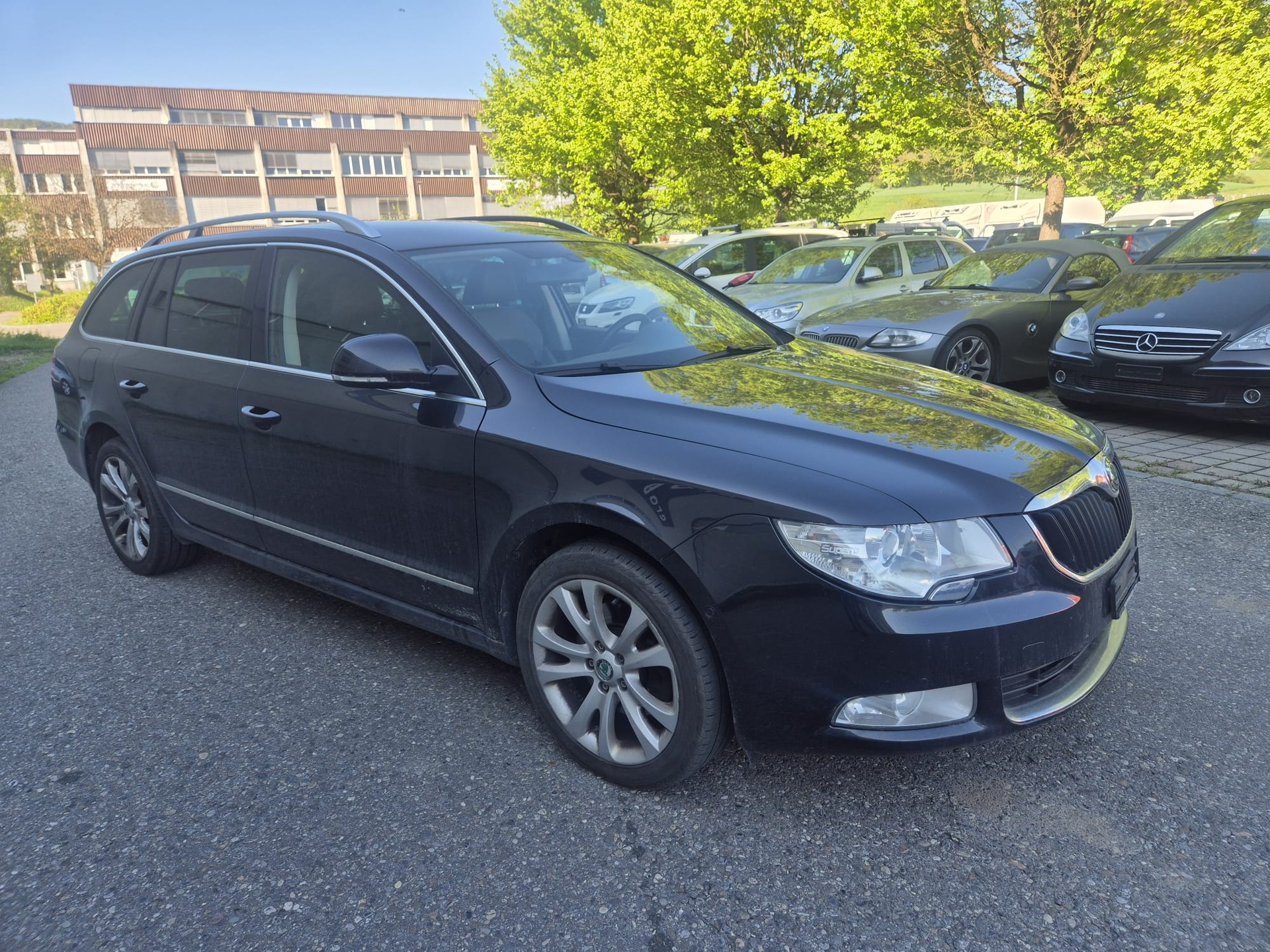 SKODA Superb Combi 2.0 TDi Elegance 4x4 DSG-image-2