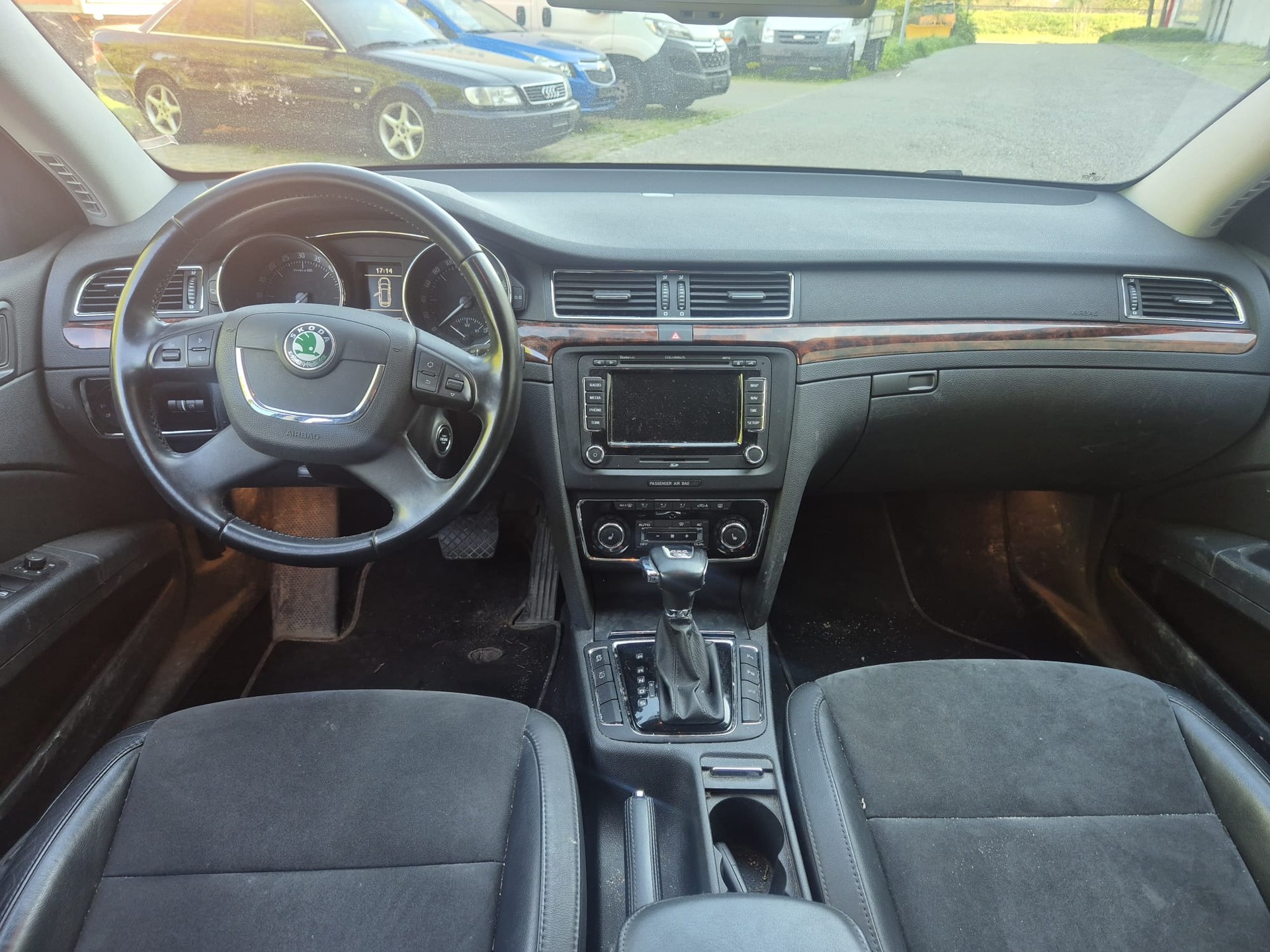 SKODA Superb Combi 2.0 TDi Elegance 4x4 DSG-image-8