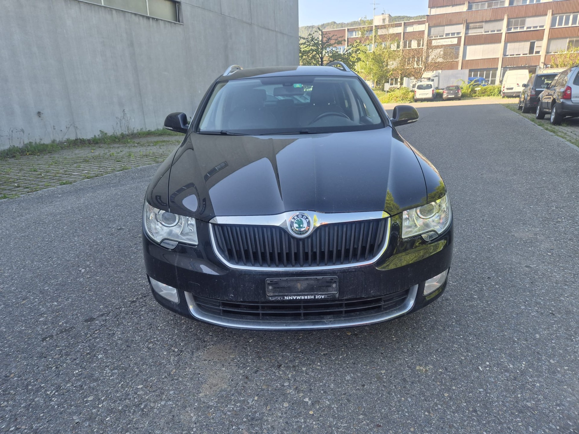 SKODA Superb Combi 2.0 TDi Elegance 4x4 DSG-image-0