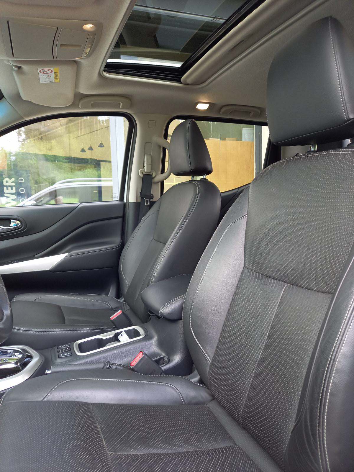 NISSAN Navara Double Cab Tekna 2.3 dCi 4WD Automatic-image-10