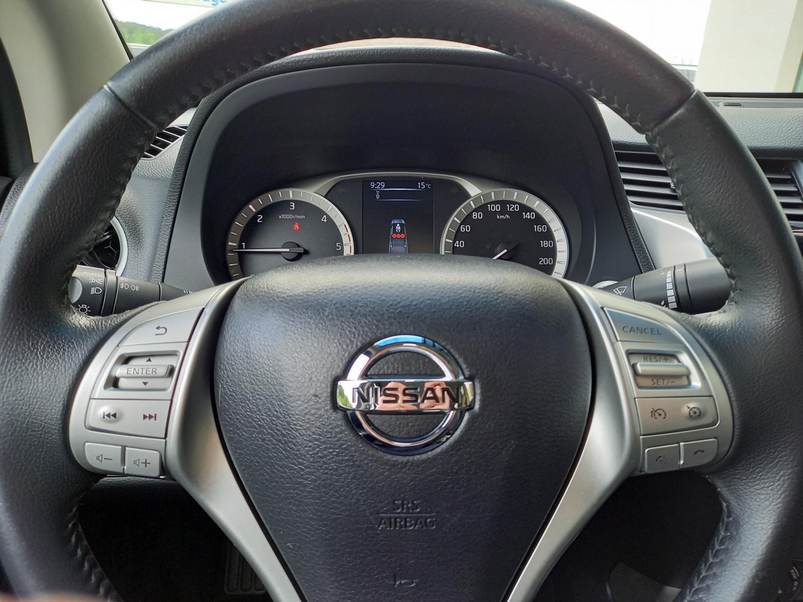 NISSAN Navara Double Cab Tekna 2.3 dCi 4WD Automatic-image-7