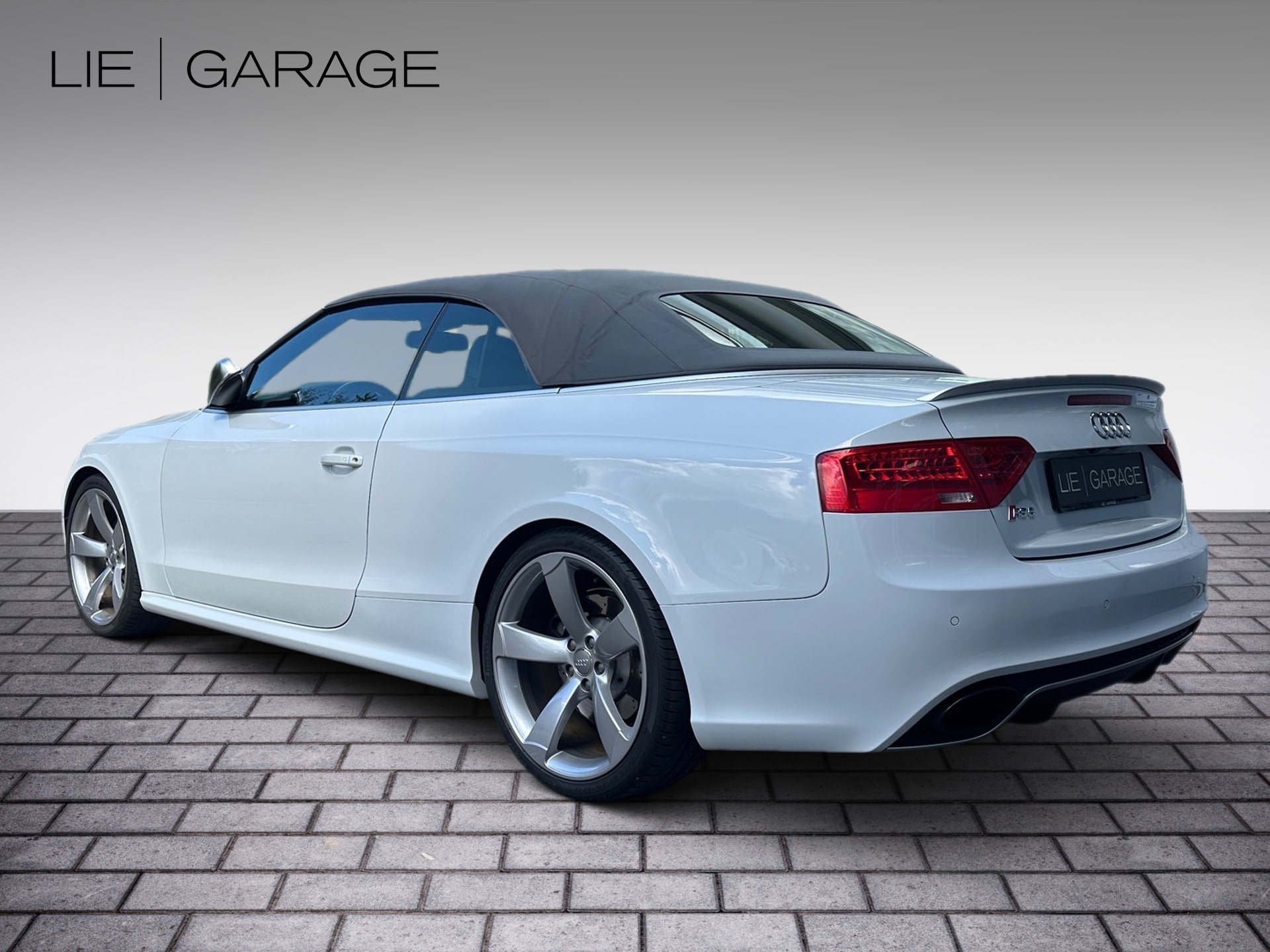 AUDI RS5 Cabrio 4.2 FSI quattro S-tronic-showroom-element-3