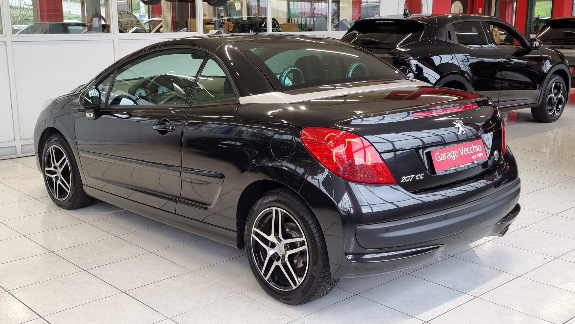 PEUGEOT 207 CC 1.6 16V Turbo Roland Garros-image-2