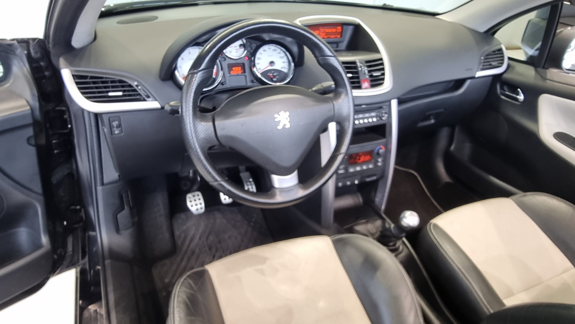 PEUGEOT 207 CC 1.6 16V Turbo Roland Garros-image-14