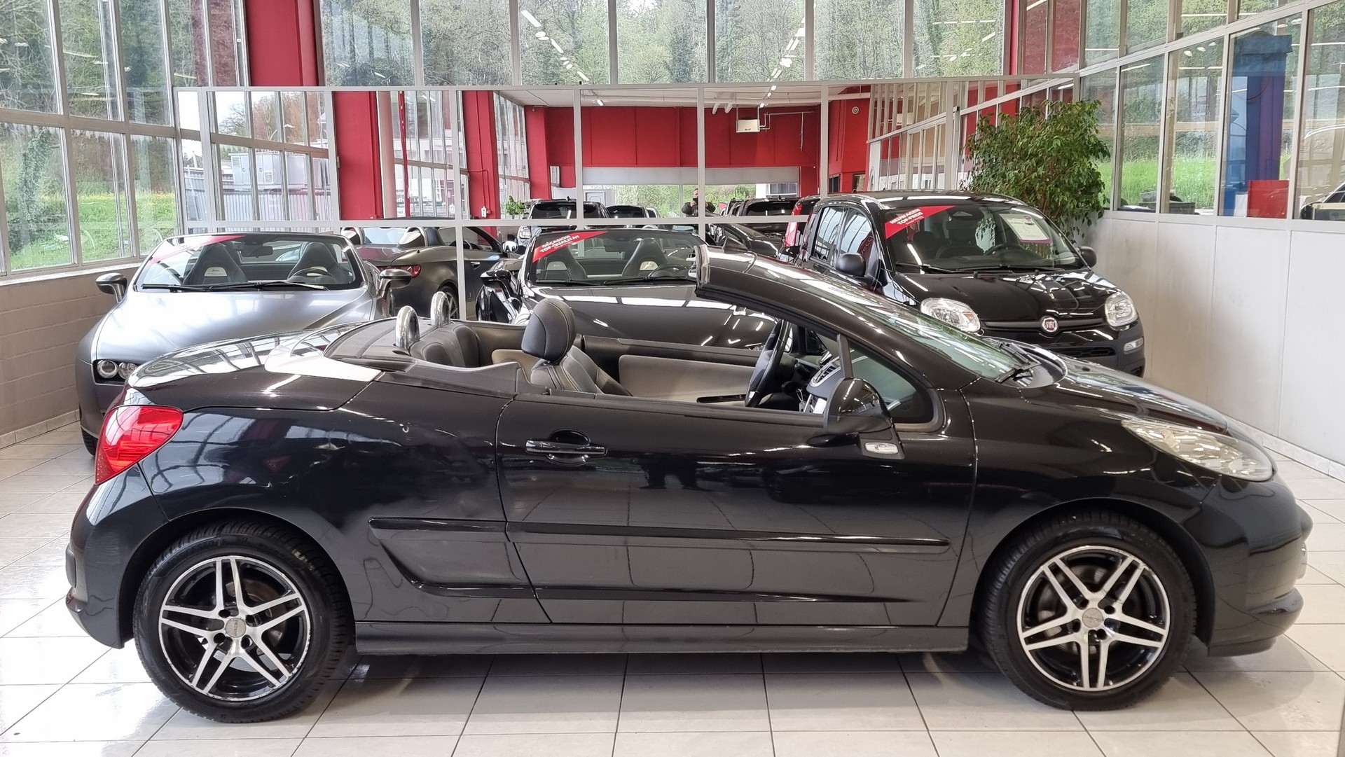 PEUGEOT 207 CC 1.6 16V Turbo Roland Garros-image-8