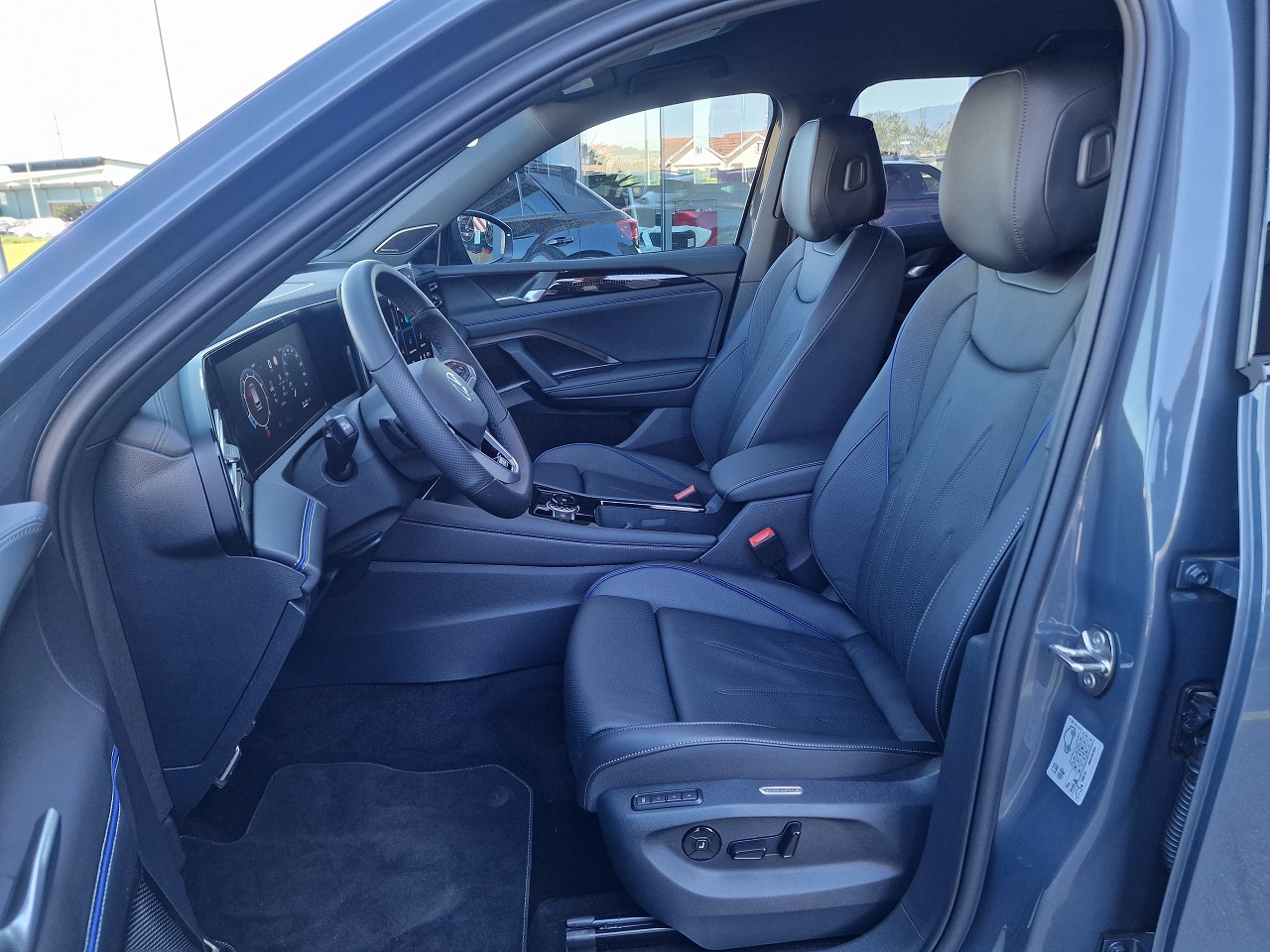 VW Tiguan 2.0 TSI DSG R-Line 4Motion-image-9