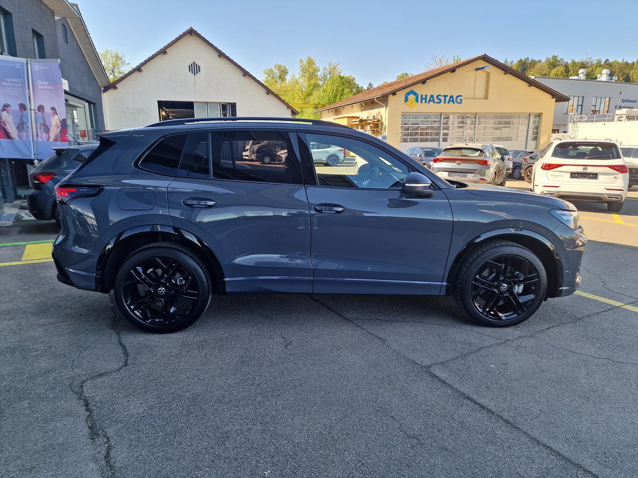 VW Tiguan 2.0 TSI DSG R-Line 4Motion-image-6