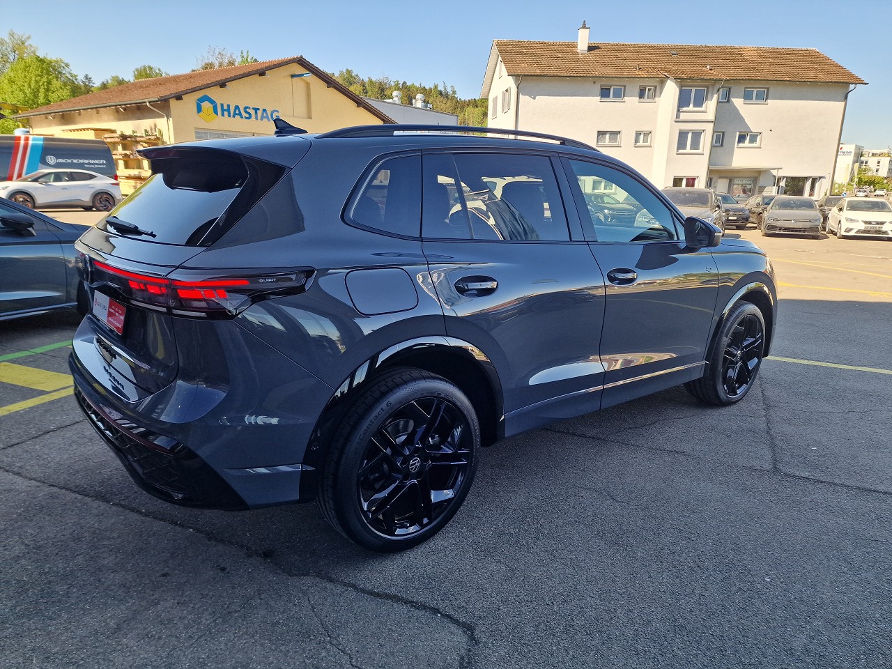 VW Tiguan 2.0 TSI DSG R-Line 4Motion-image-5