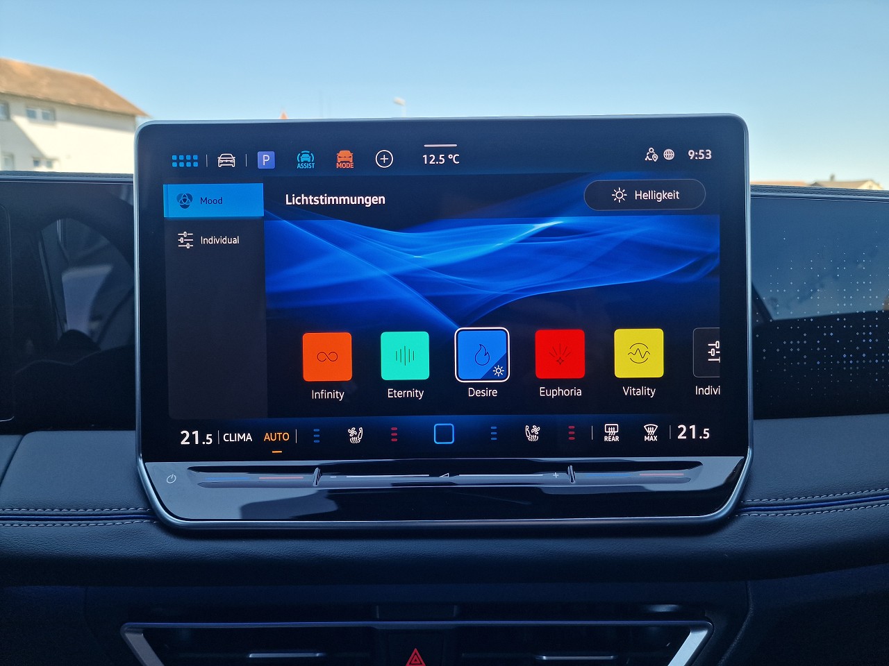 VW Tiguan 2.0 TSI DSG R-Line 4Motion-image-24