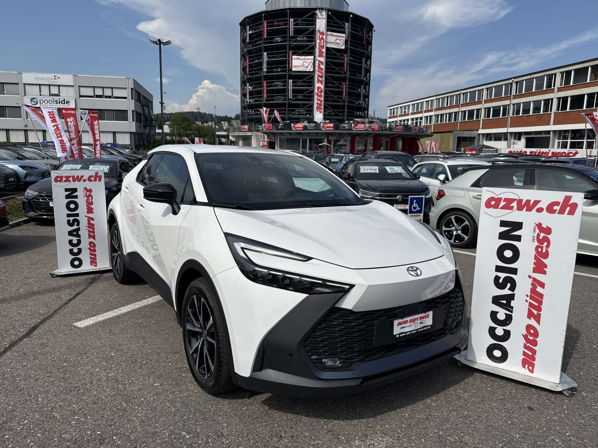 TOYOTA C-HR 2.0 HSD Trend CVT-Automat-image-0
