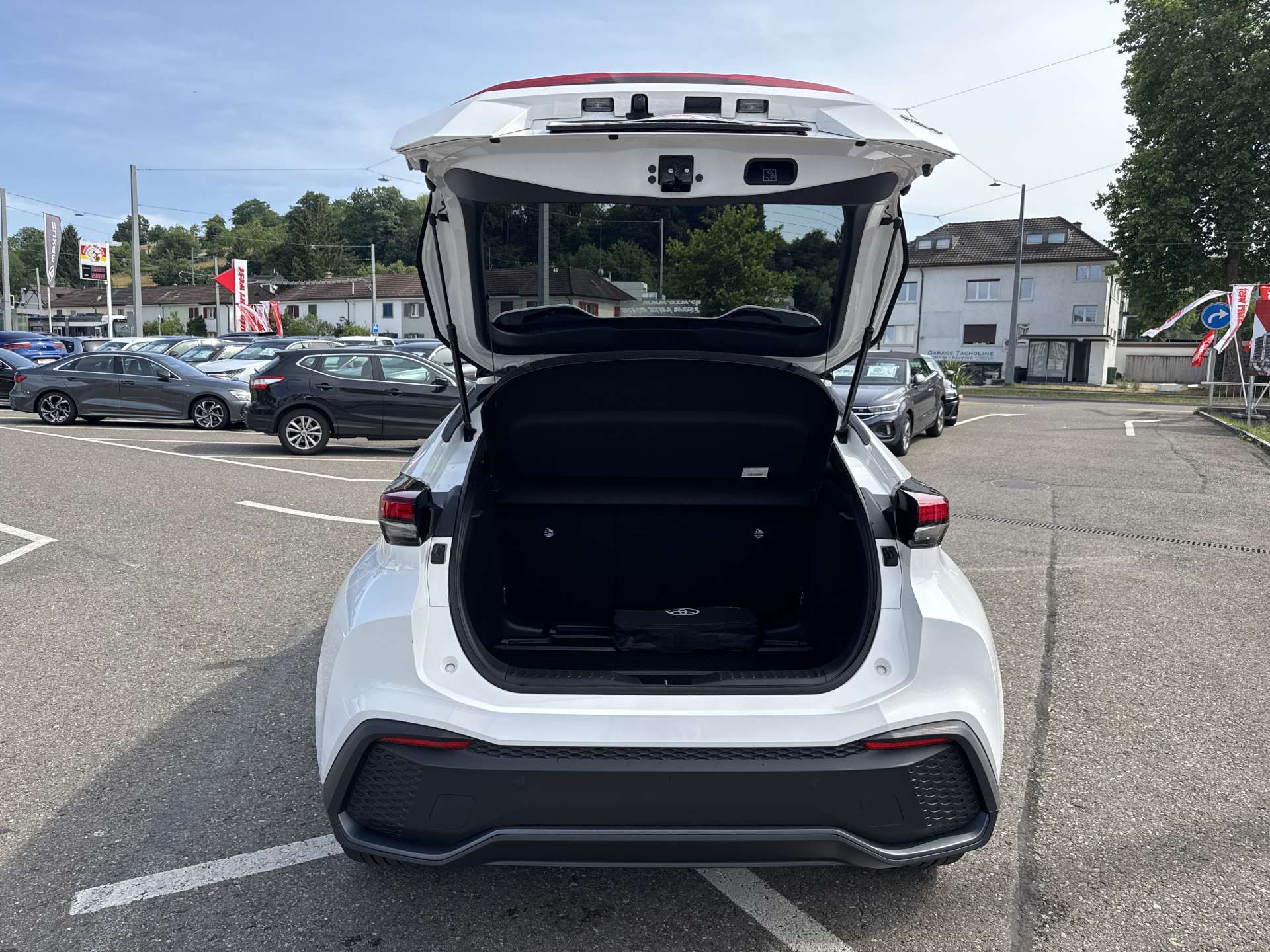 TOYOTA C-HR 2.0 HSD Trend CVT-Automat-image-7