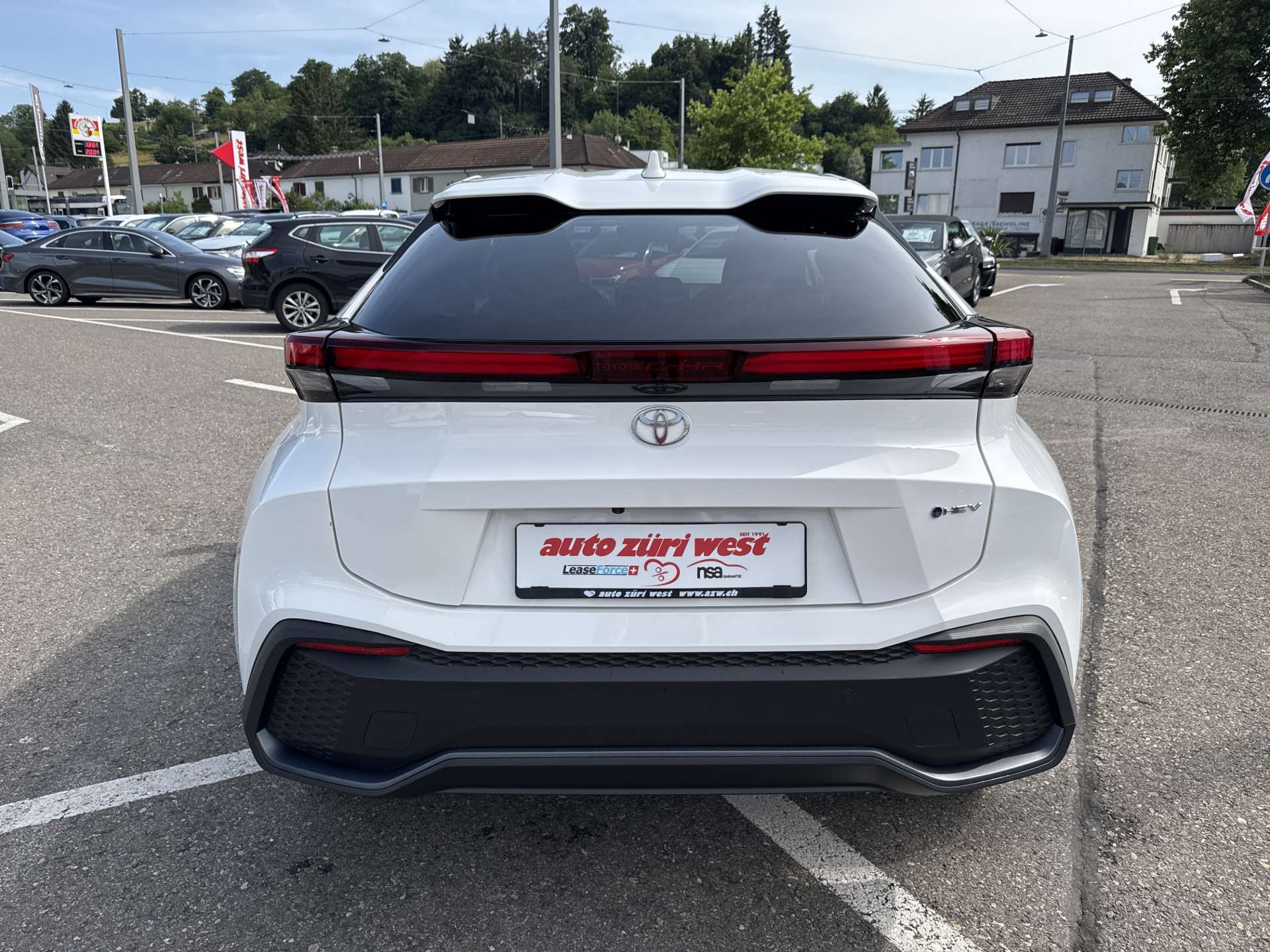TOYOTA C-HR 2.0 HSD Trend CVT-Automat-image-14